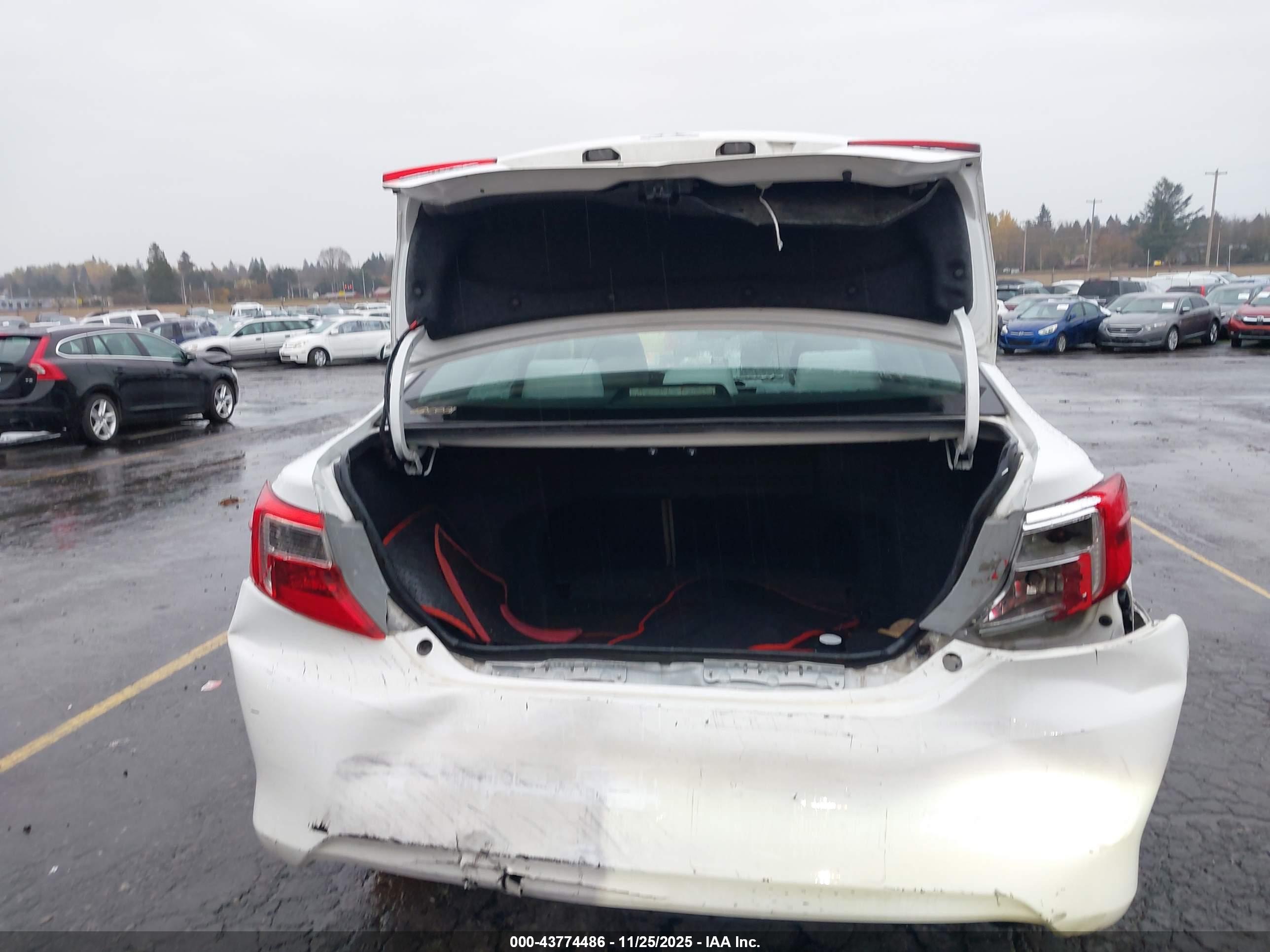 TOYOTA CAMRY image 6