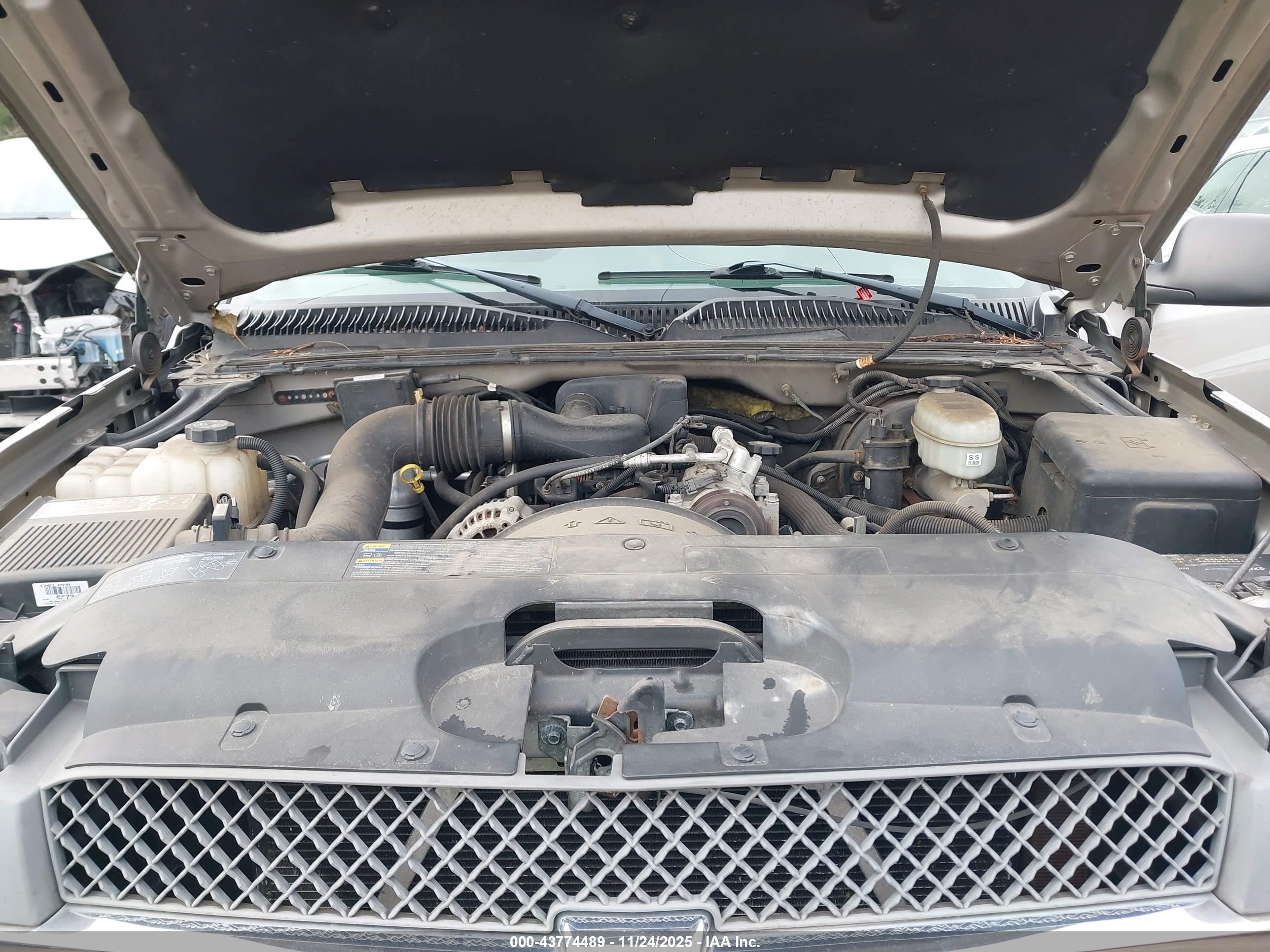 CHEVROLET SILVERADO image 10