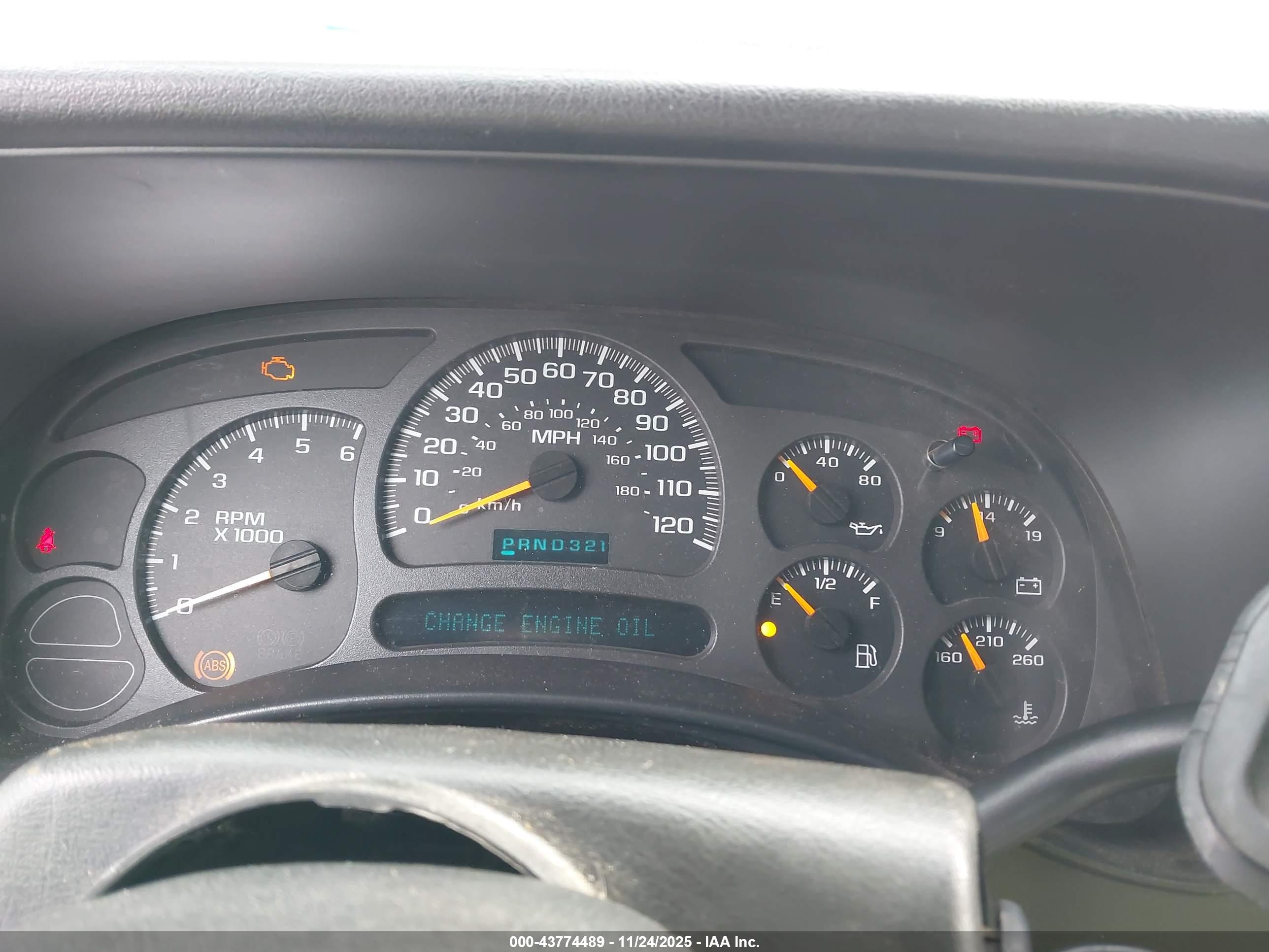 CHEVROLET SILVERADO image 7