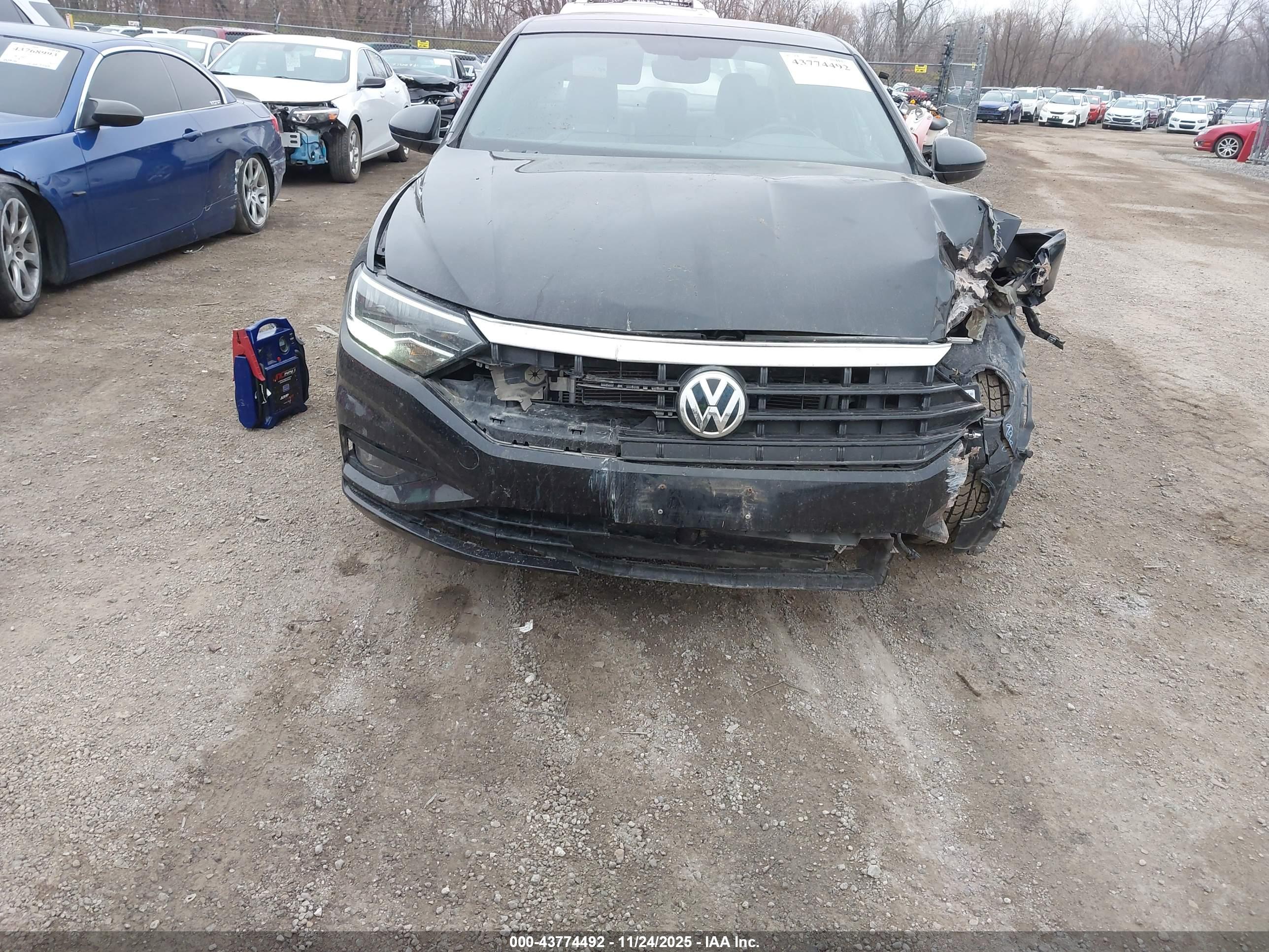 VOLKSWAGEN JETTA image 6