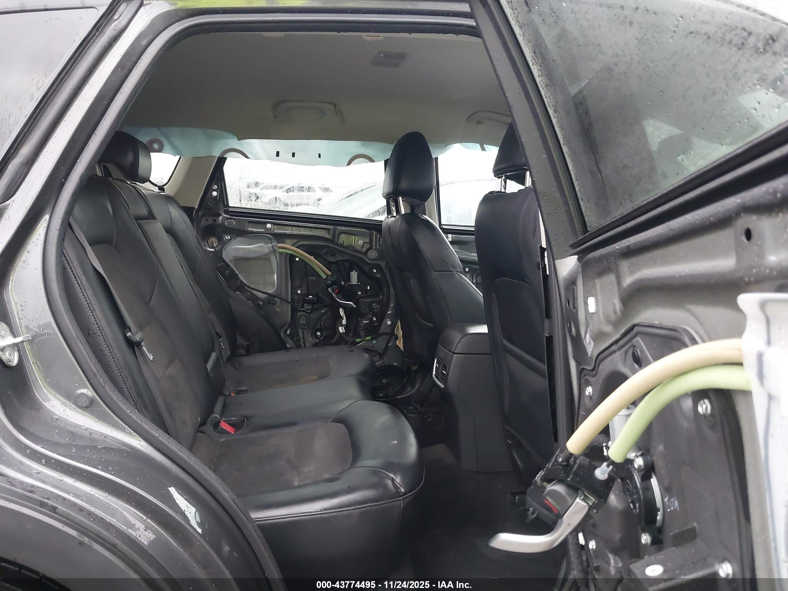 MAZDA CX-5 image 8
