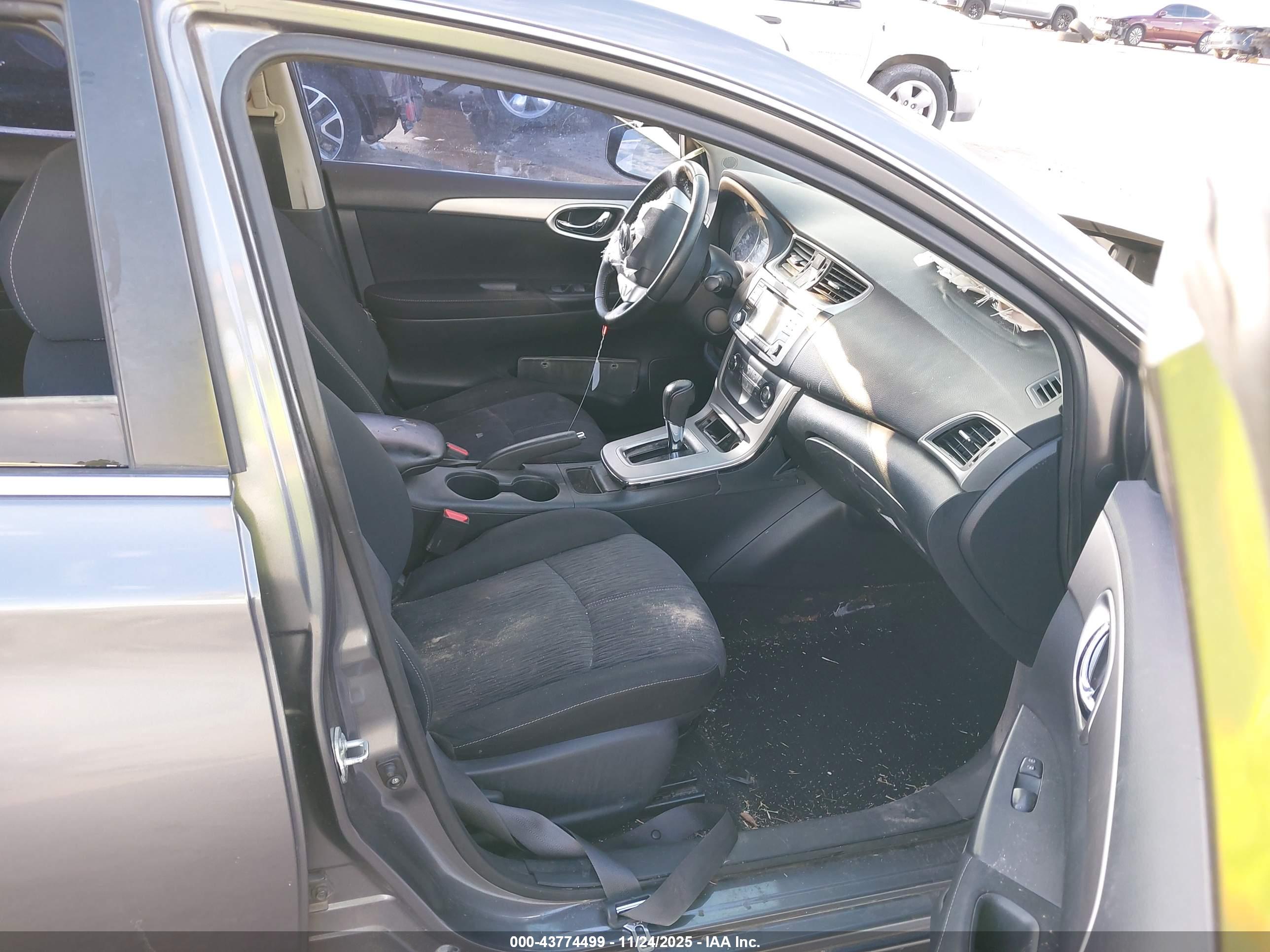 NISSAN SENTRA image 5