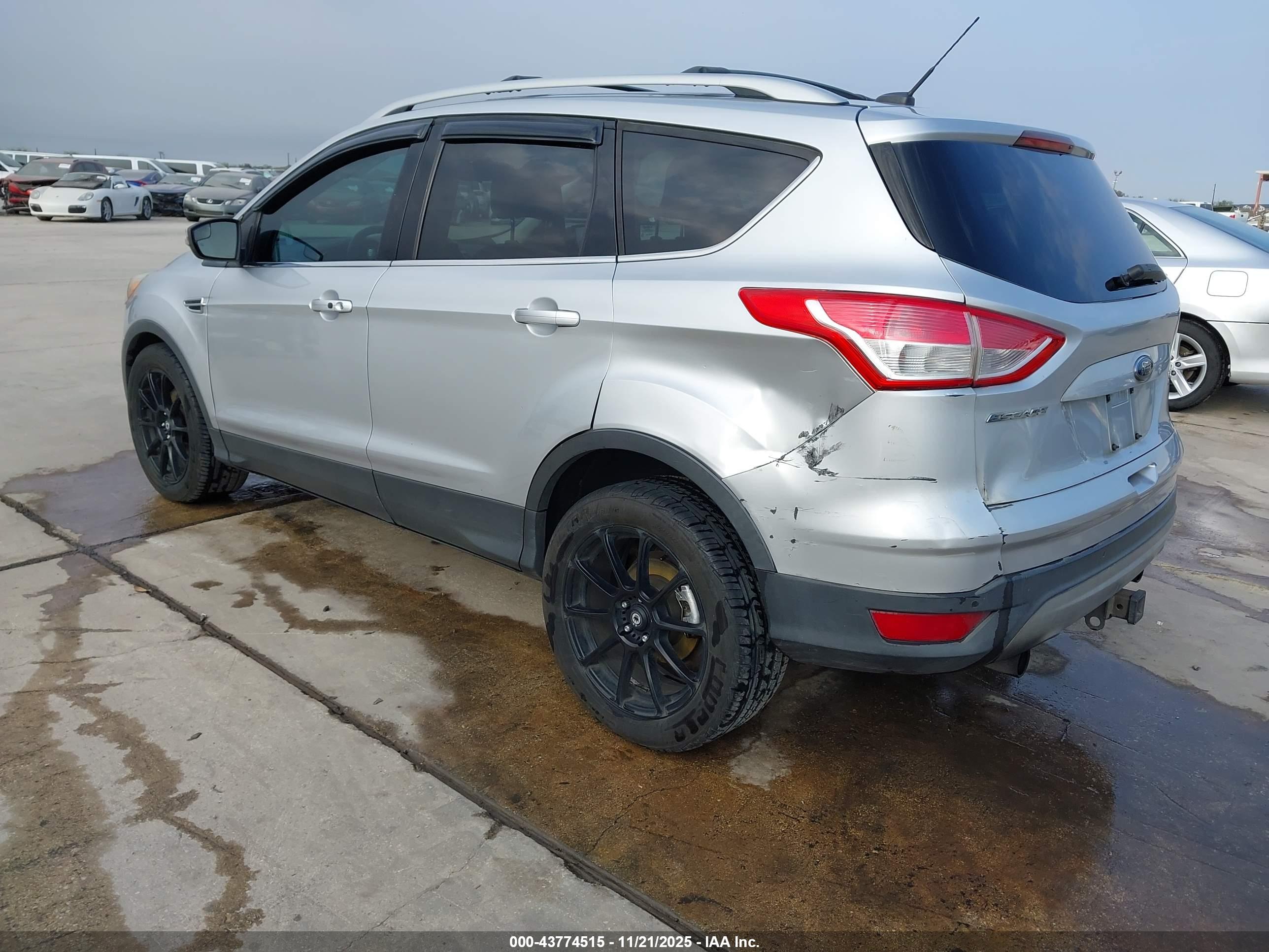 FORD ESCAPE image 3