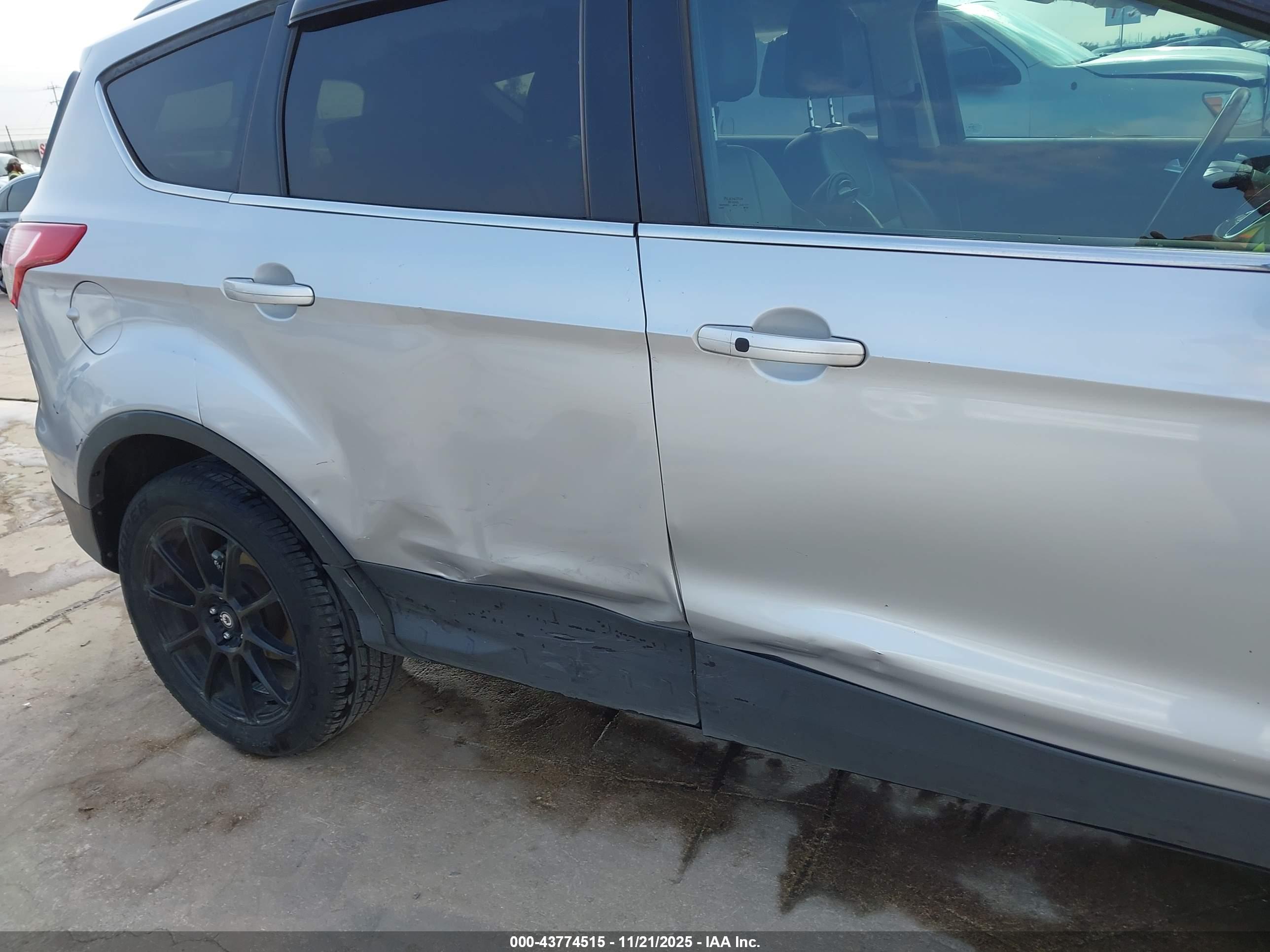 FORD ESCAPE image 6