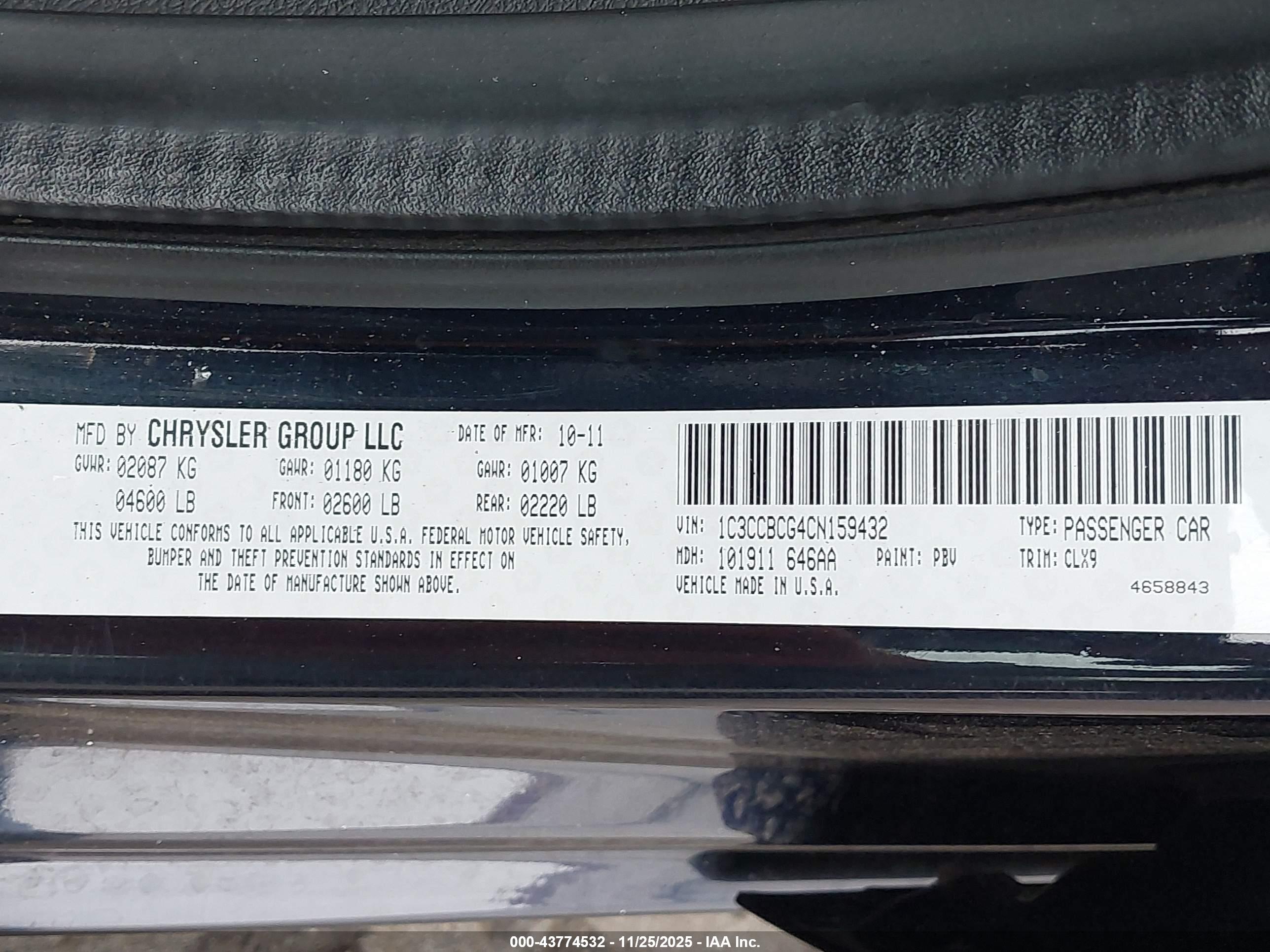 CHRYSLER 200 image 9