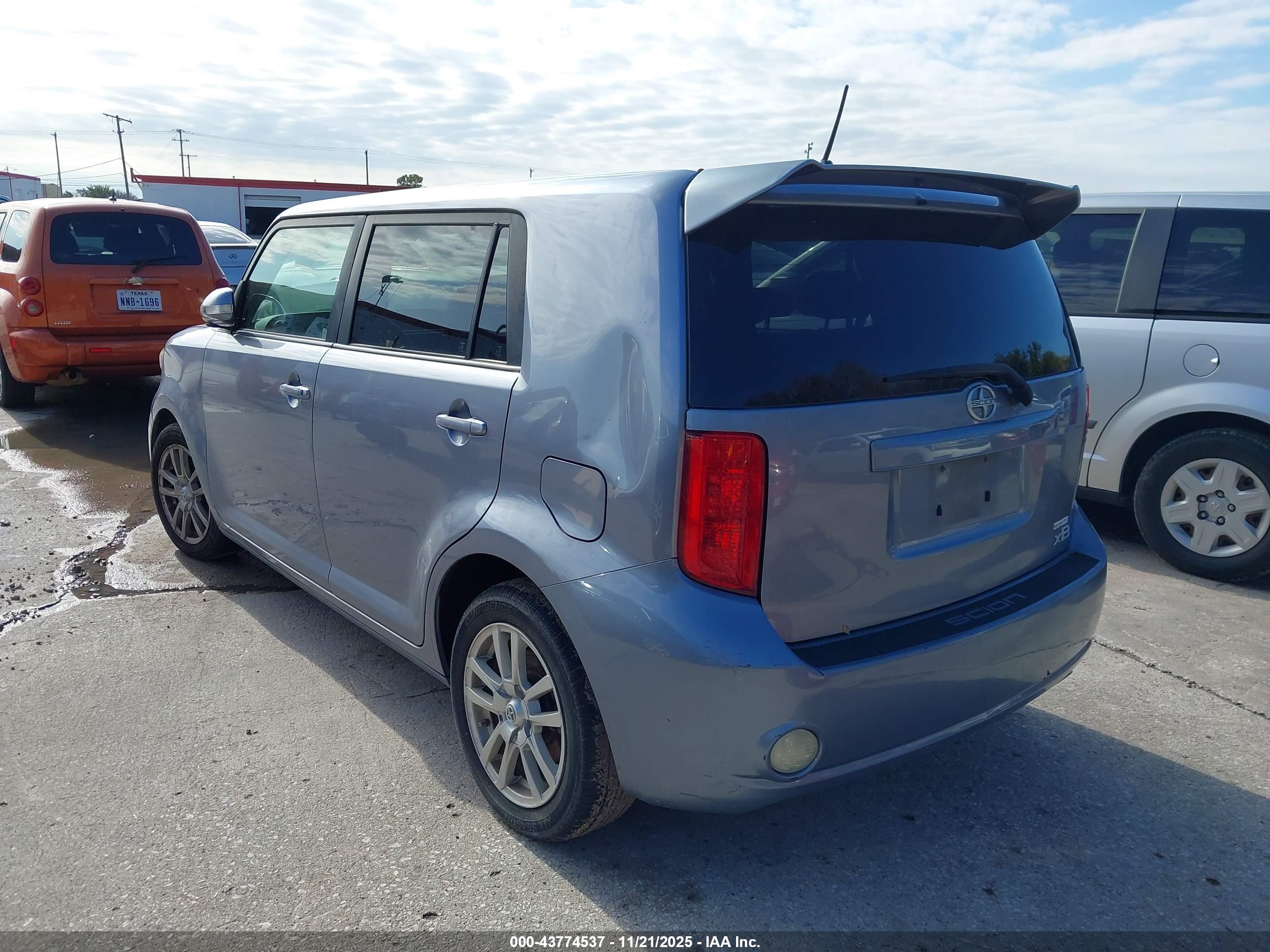 SCION XB image 3