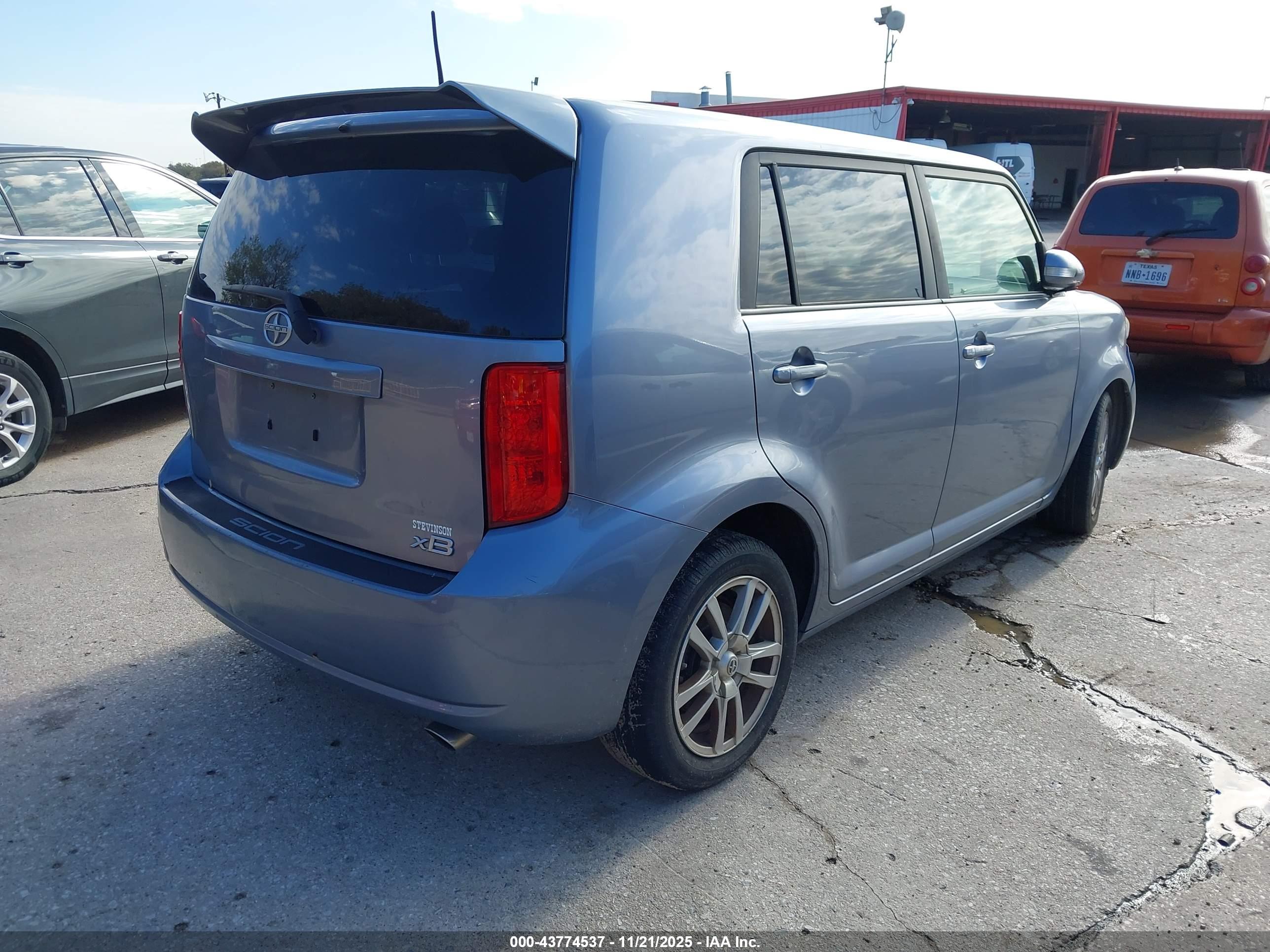 SCION XB image 4