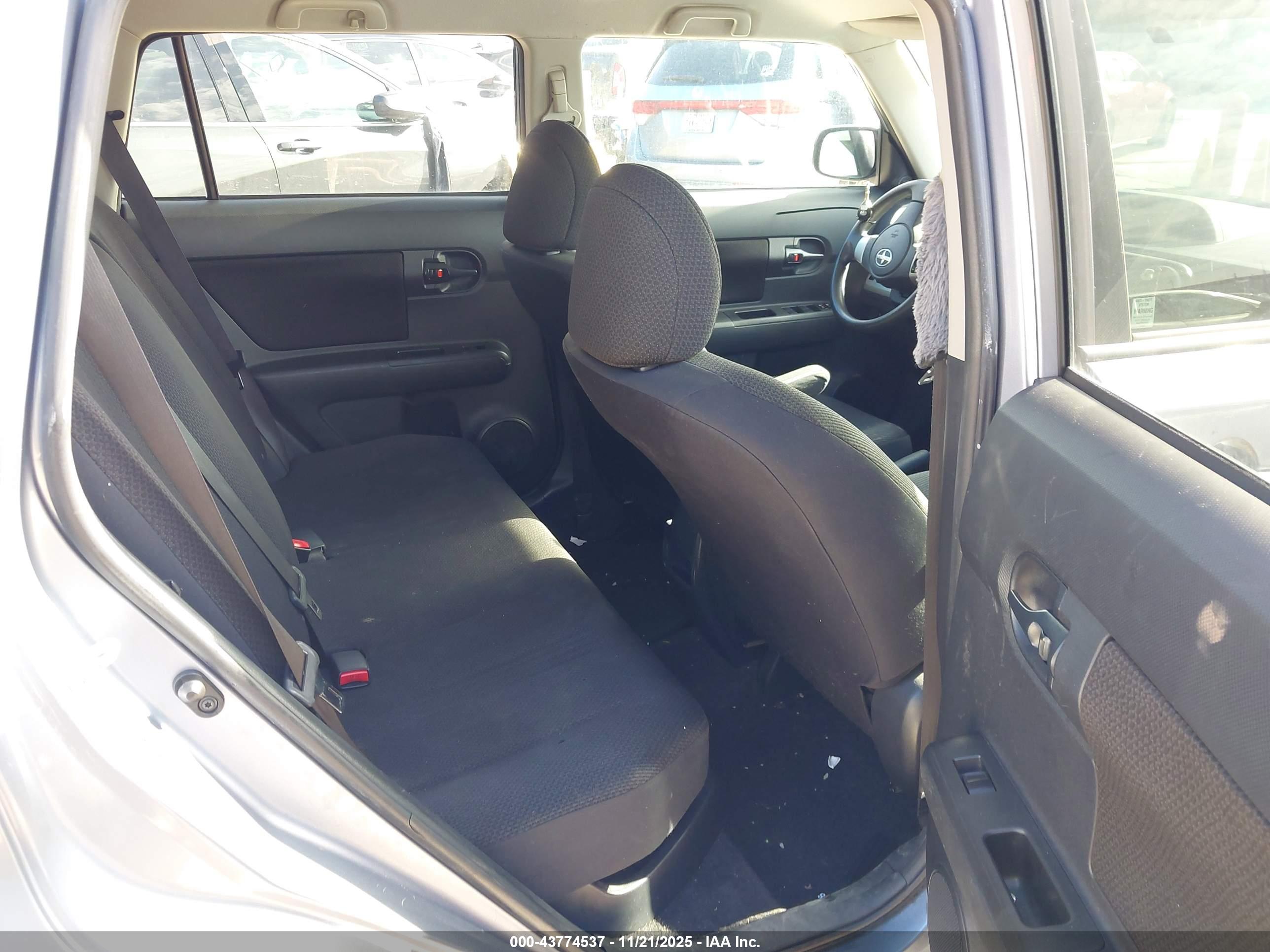 SCION XB image 8