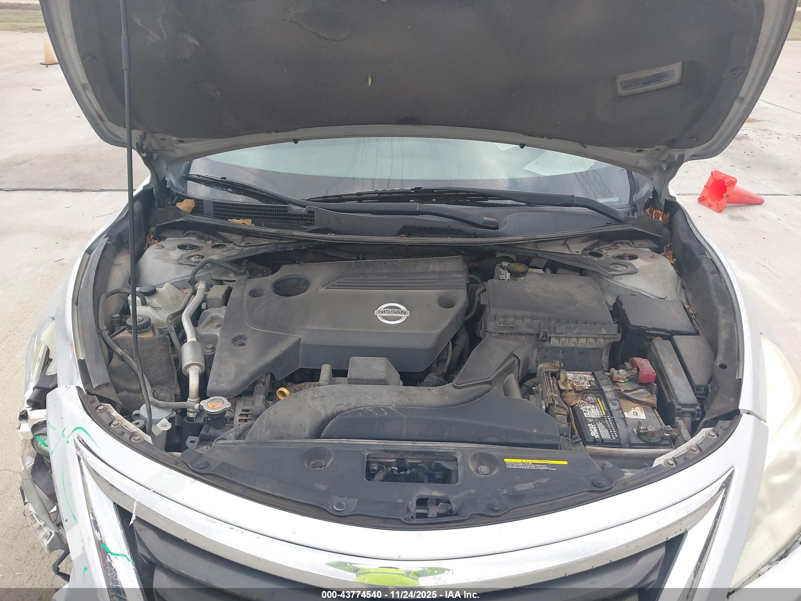 NISSAN ALTIMA image 10
