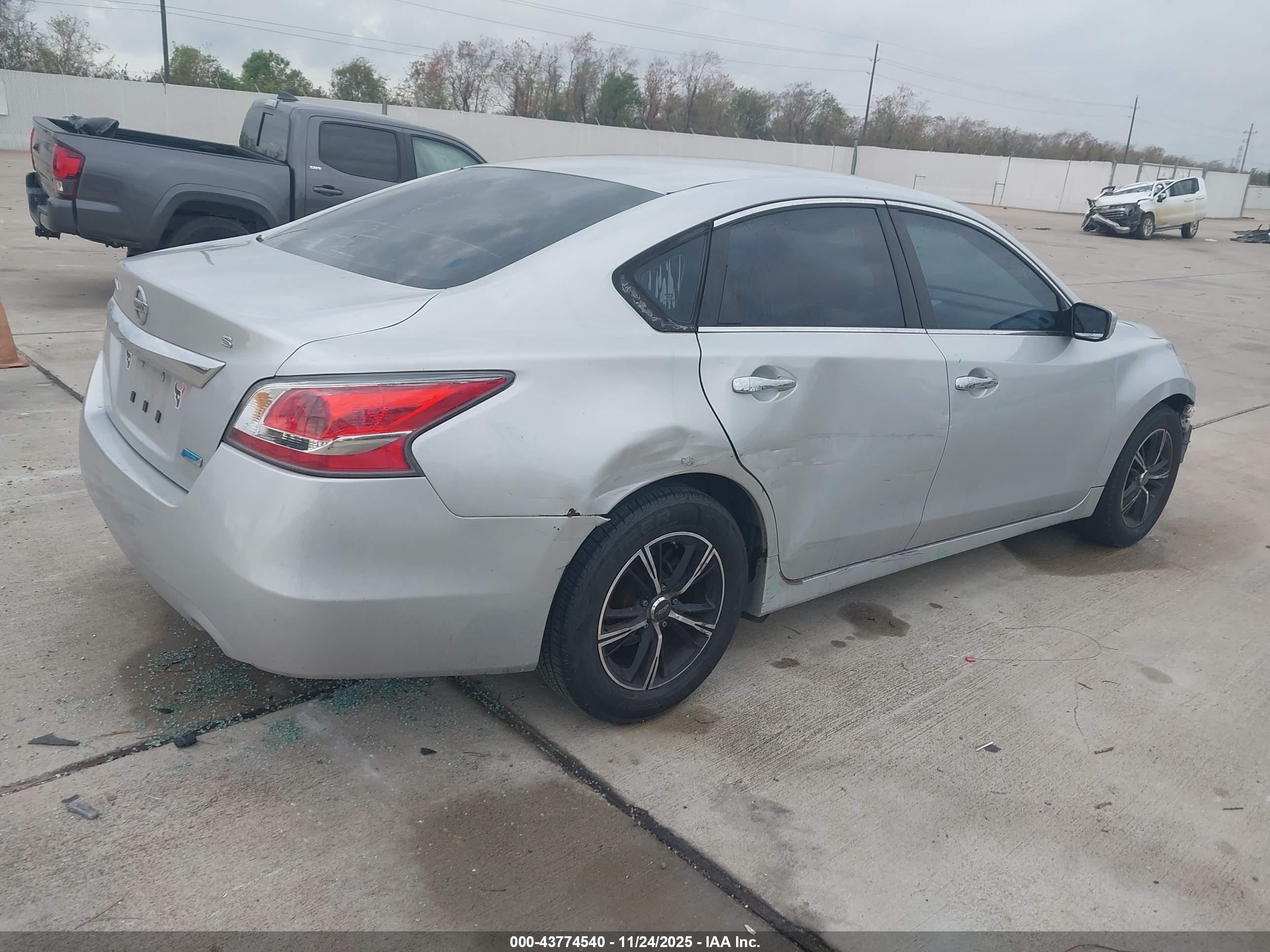 NISSAN ALTIMA image 4