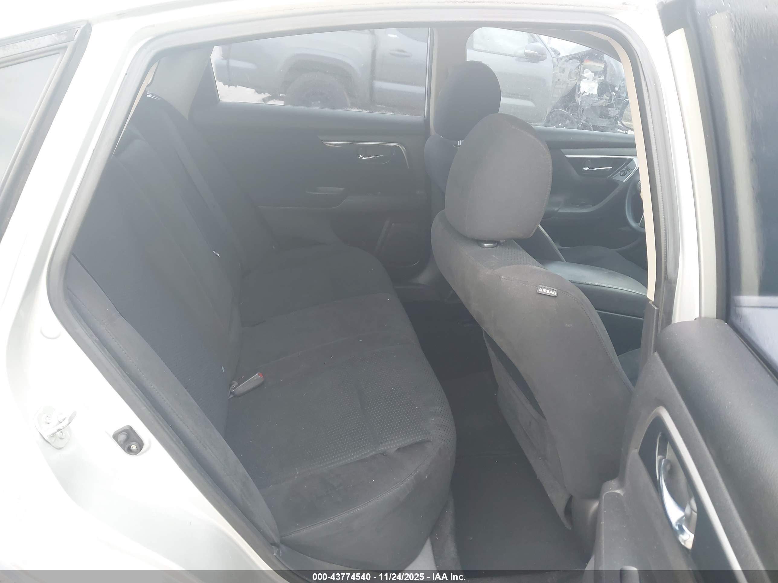 NISSAN ALTIMA image 8
