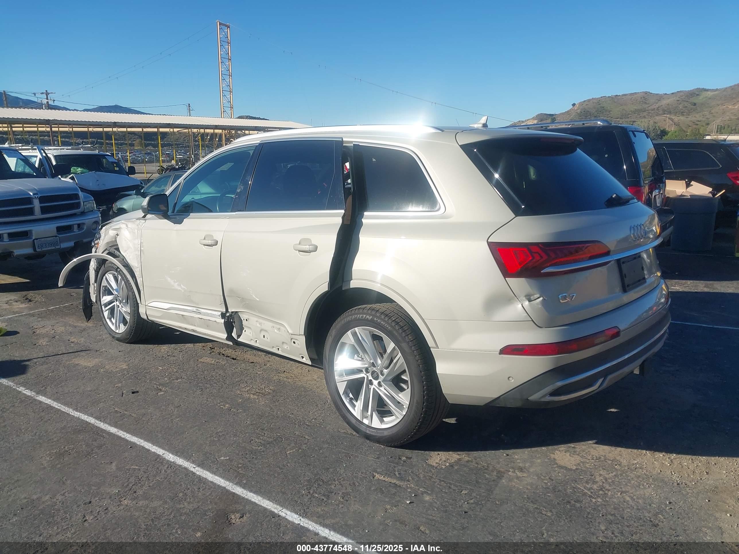 AUDI Q7 image 3