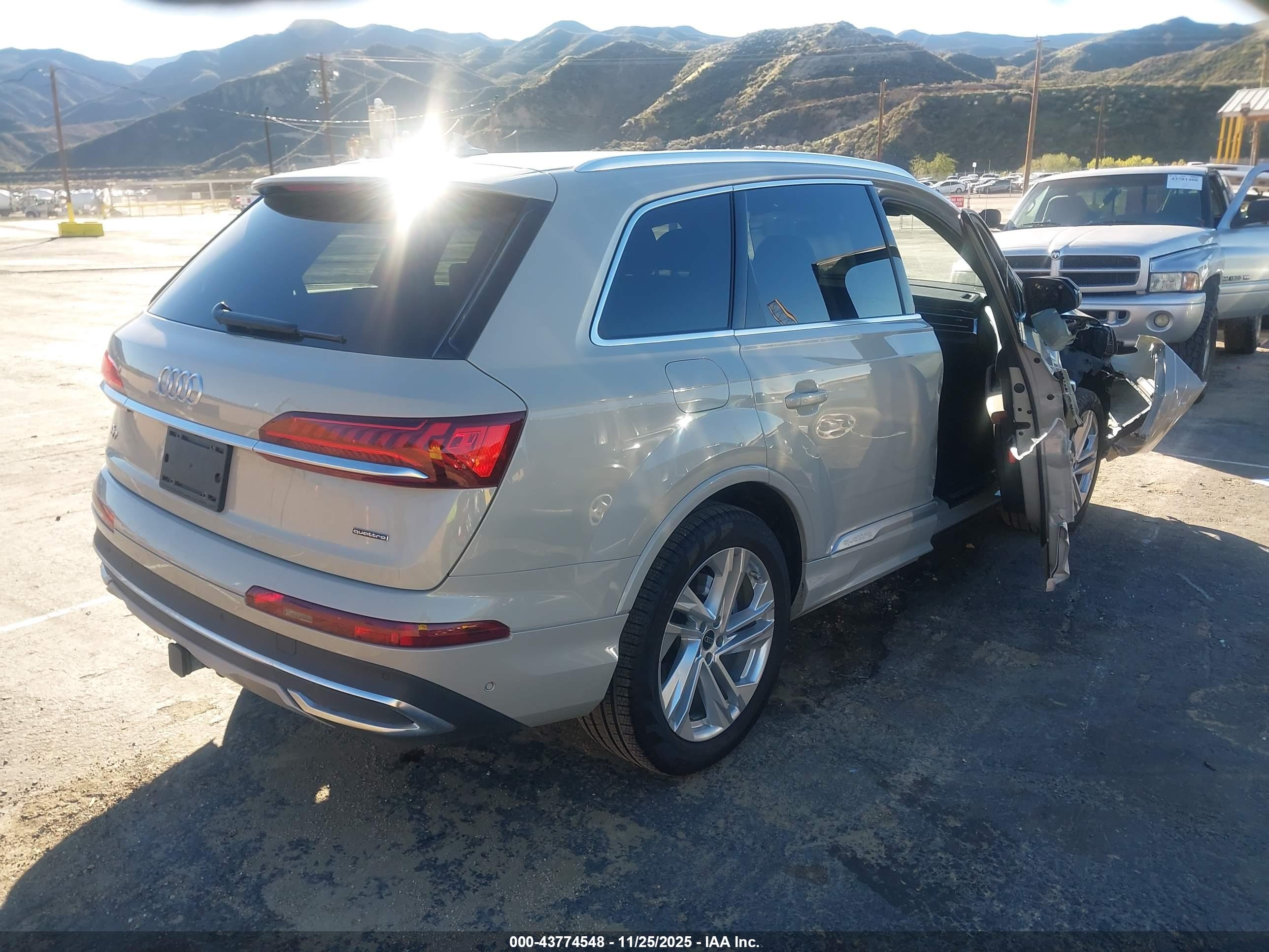 AUDI Q7 image 4