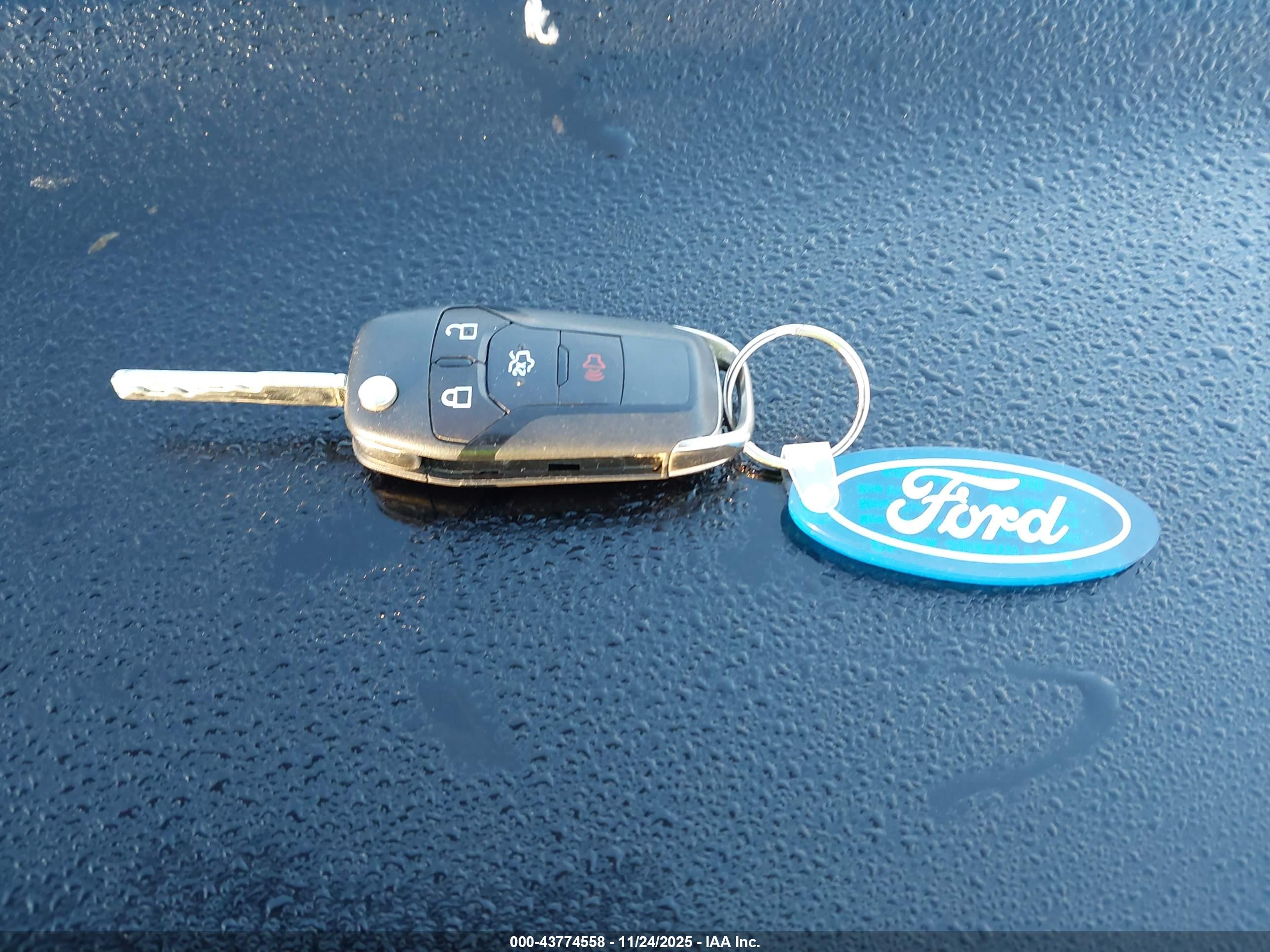 FORD FUSION image 11