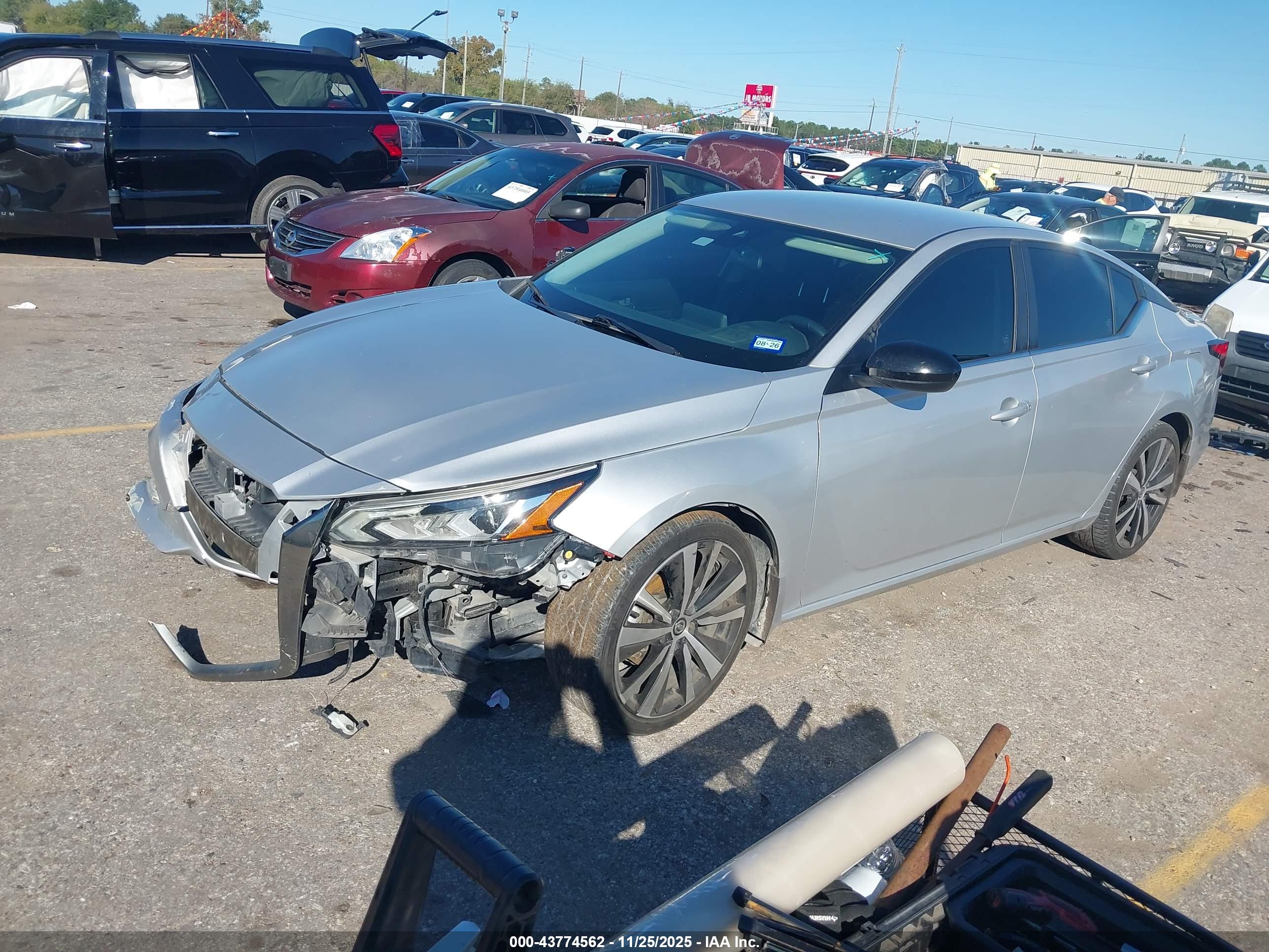 NISSAN ALTIMA image 2