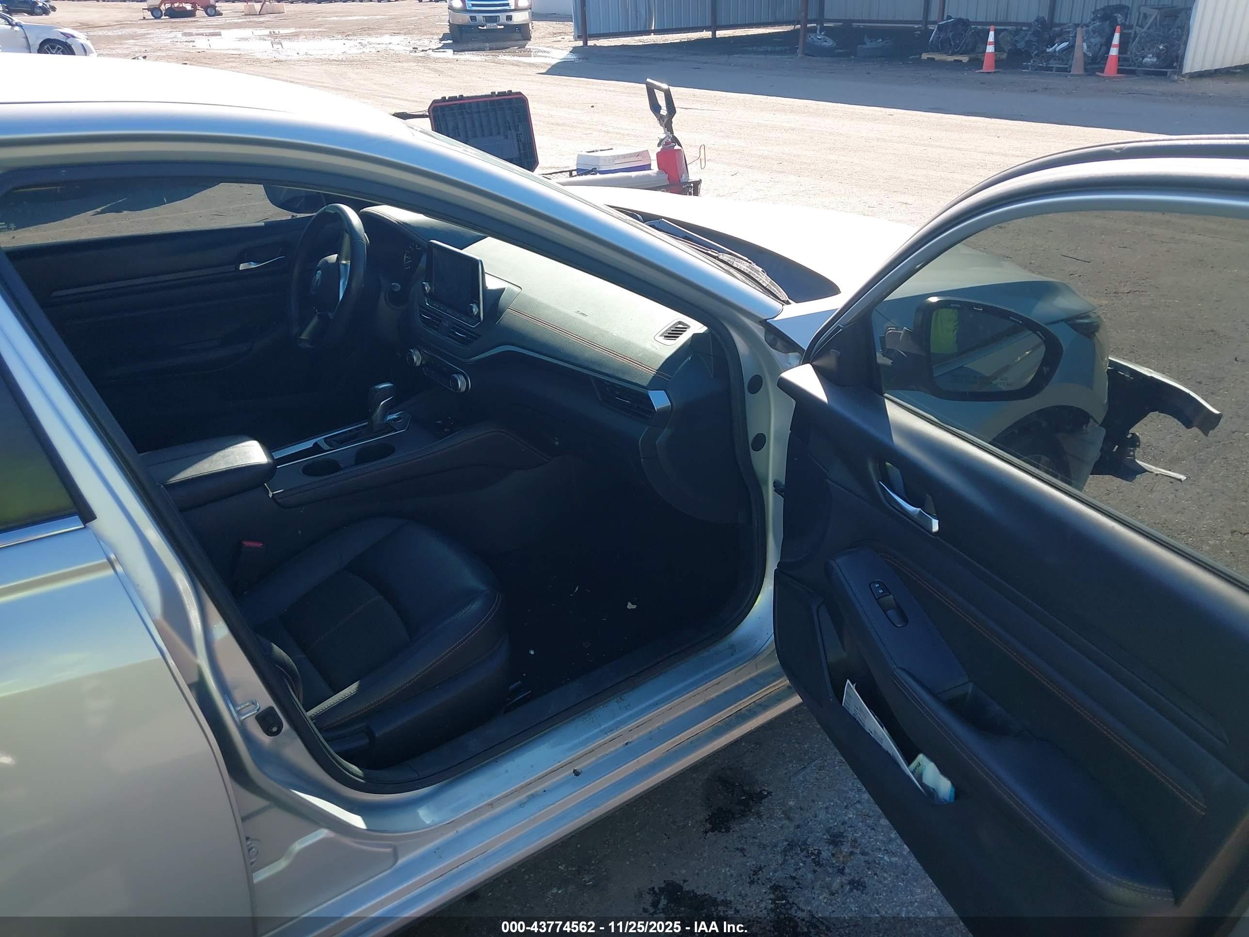 NISSAN ALTIMA image 5