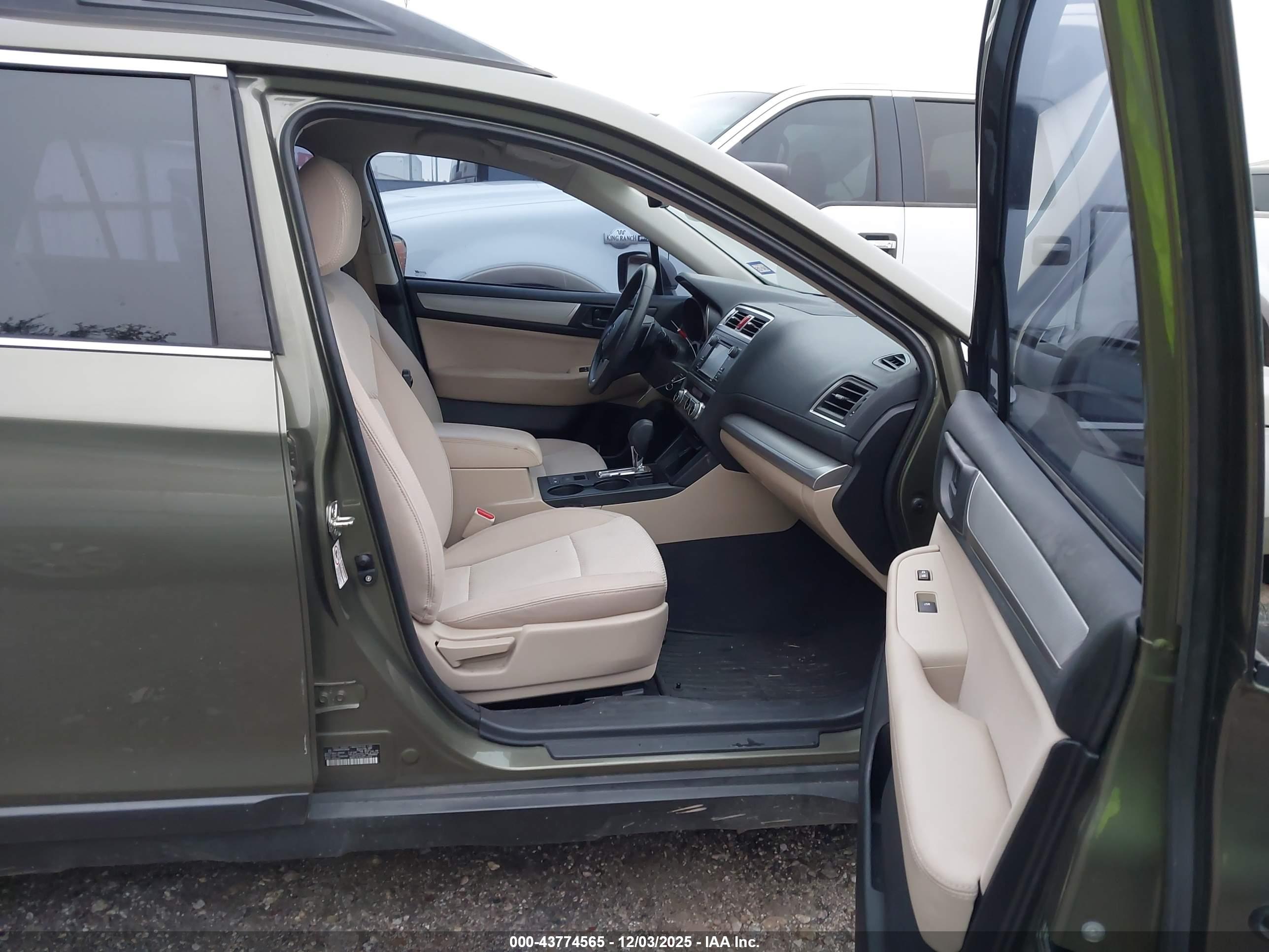 SUBARU OUTBACK image 5