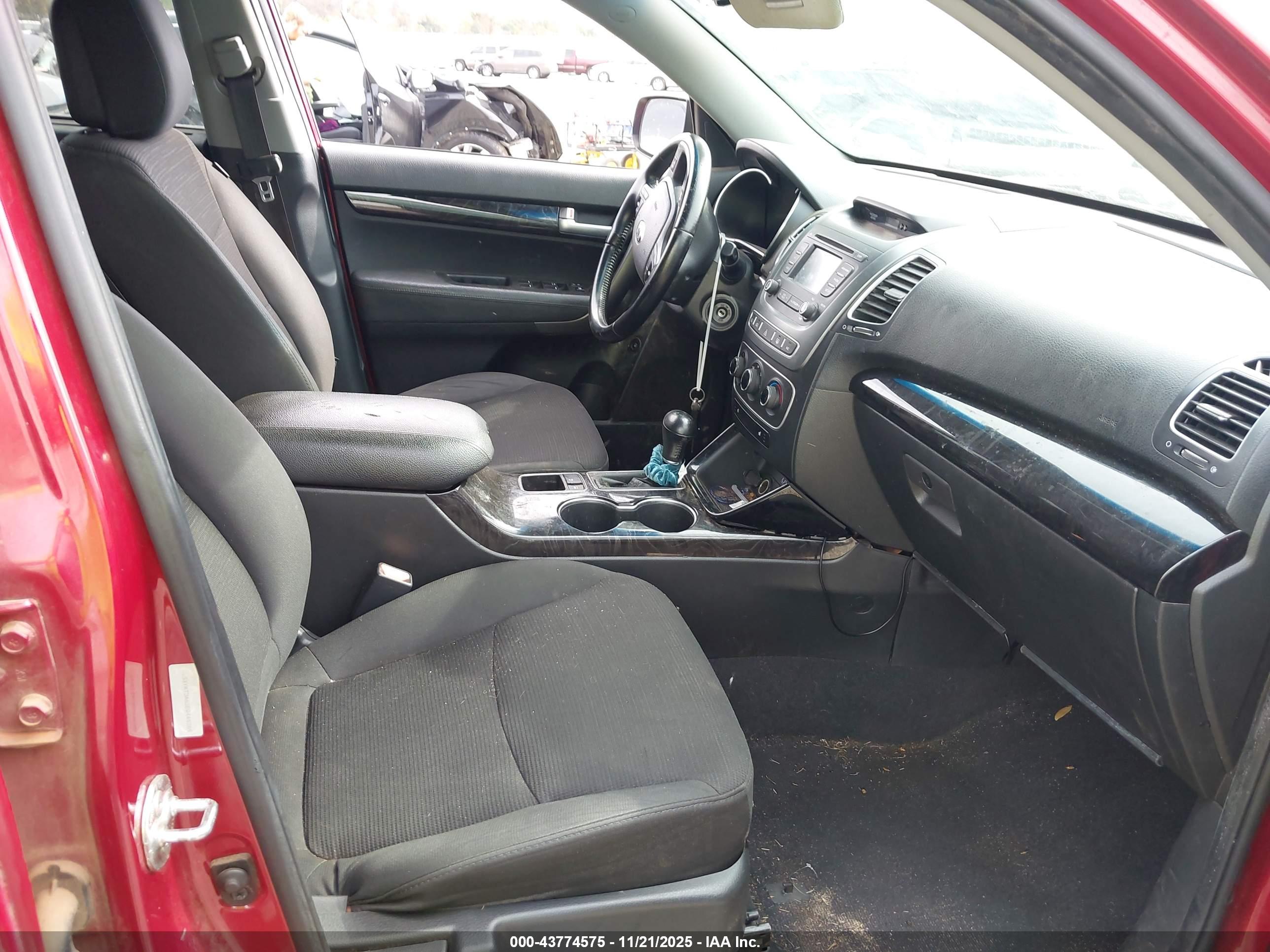 KIA SORENTO image 5