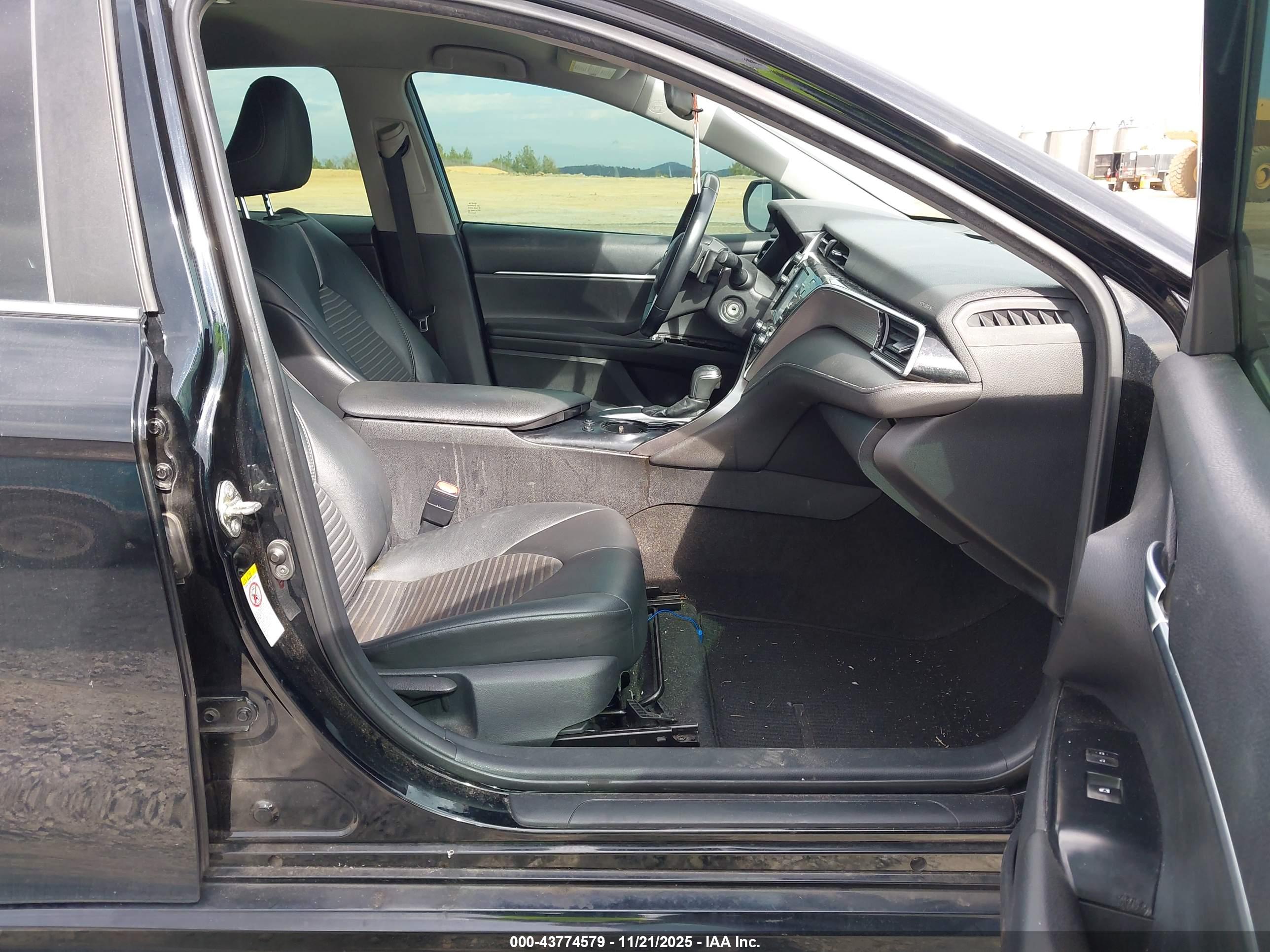 TOYOTA CAMRY image 5