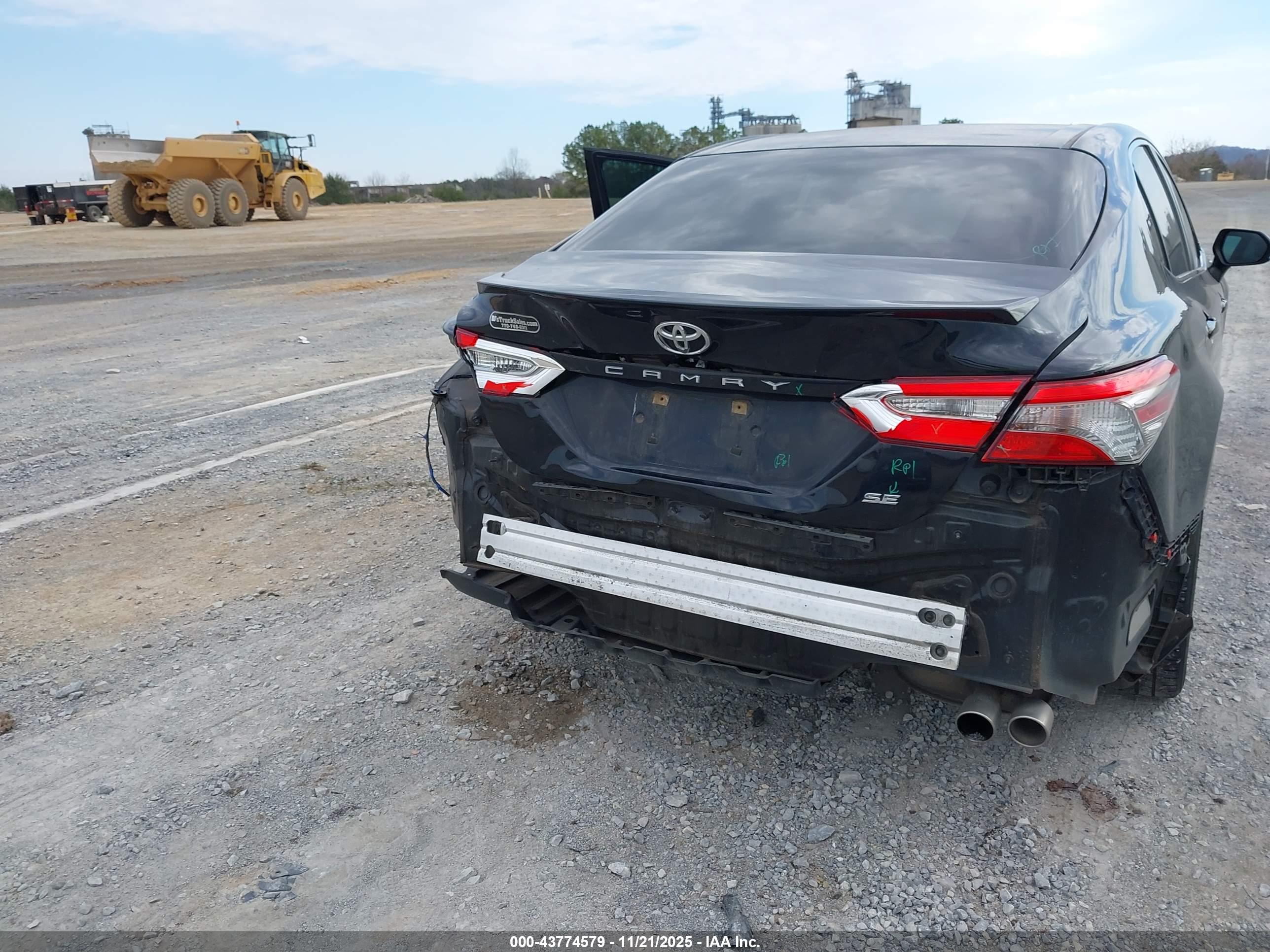 TOYOTA CAMRY image 6
