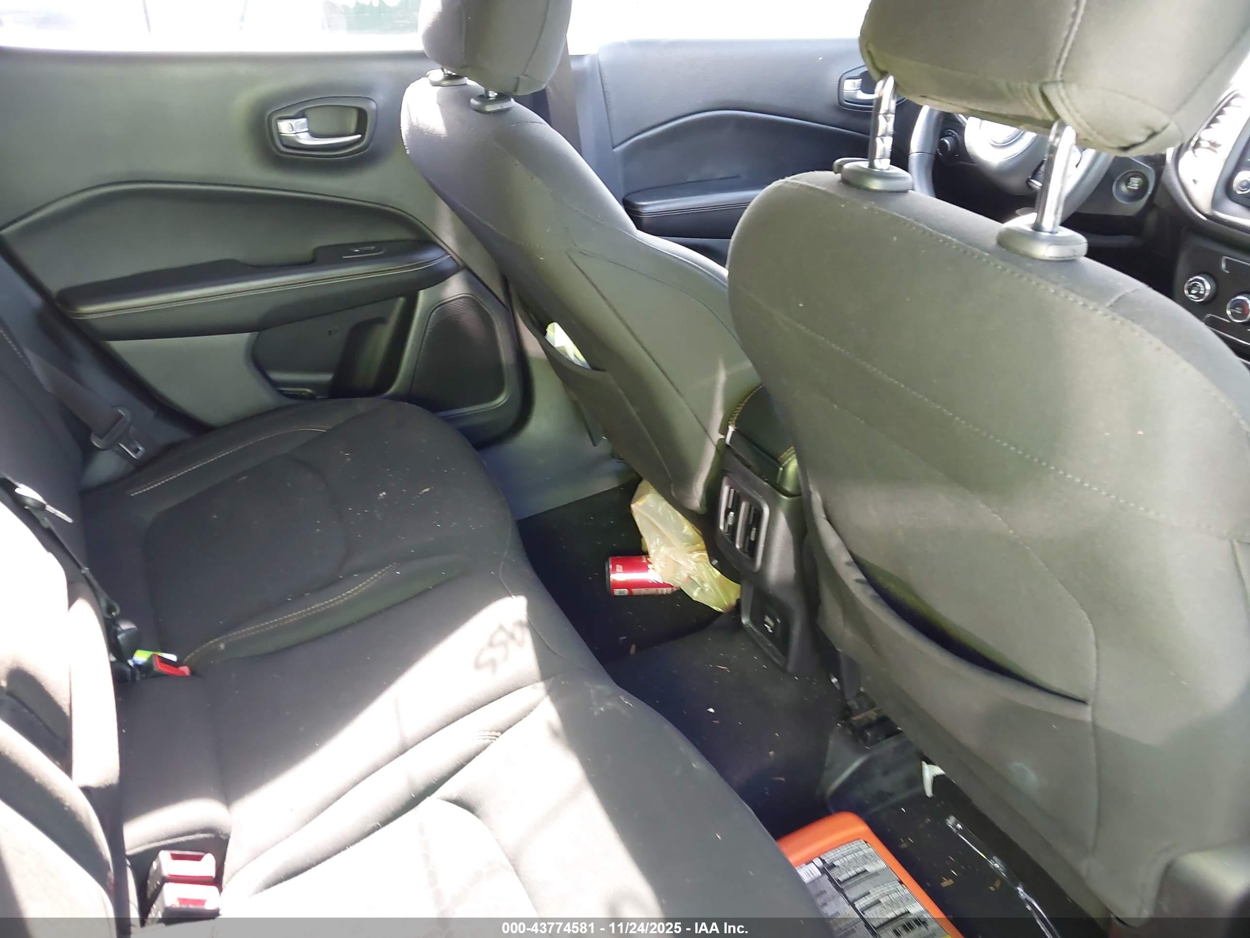 JEEP COMPASS image 8