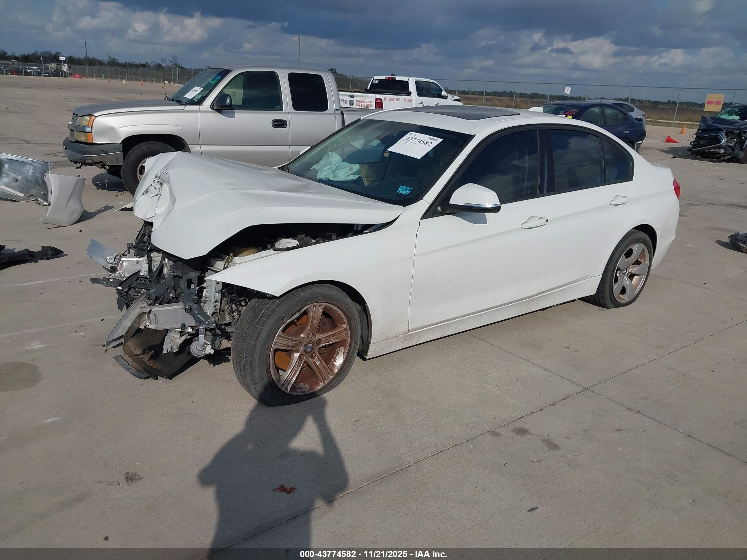 BMW 328I image 2