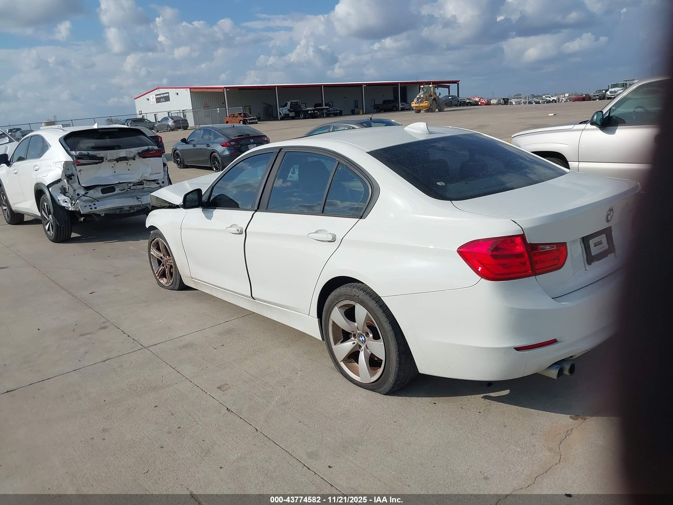 BMW 328I image 3