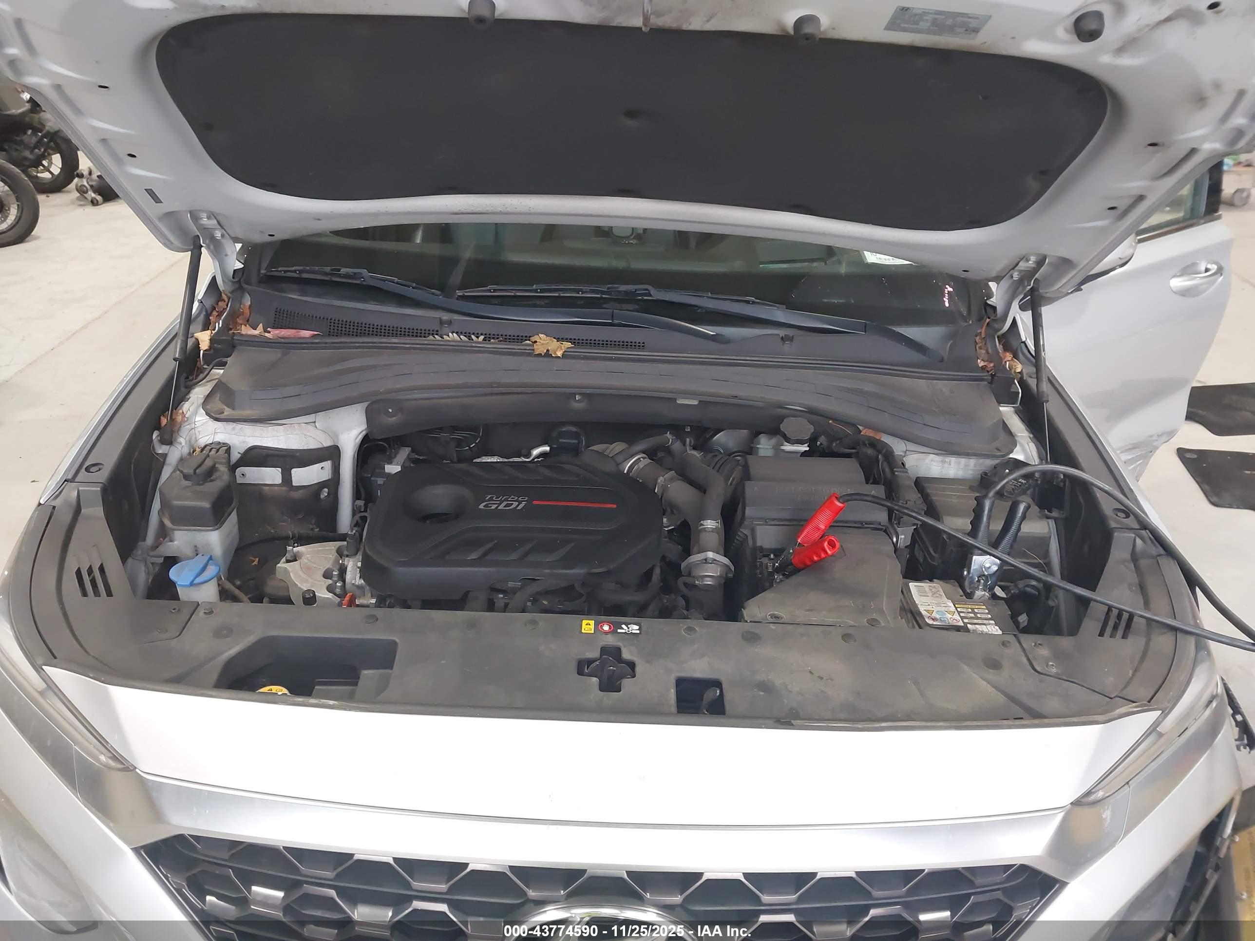 HYUNDAI SANTA image 10