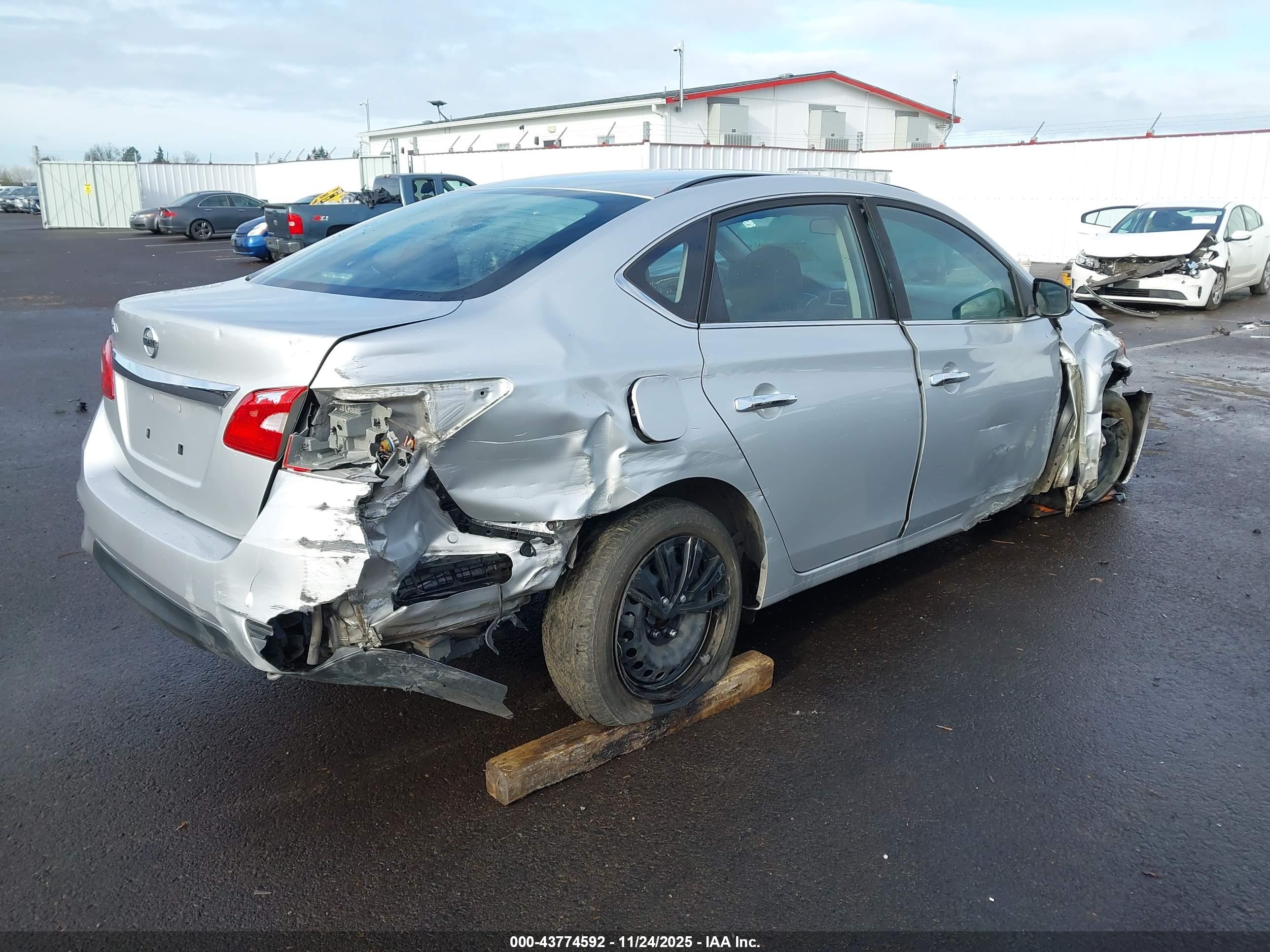 NISSAN SENTRA image 4