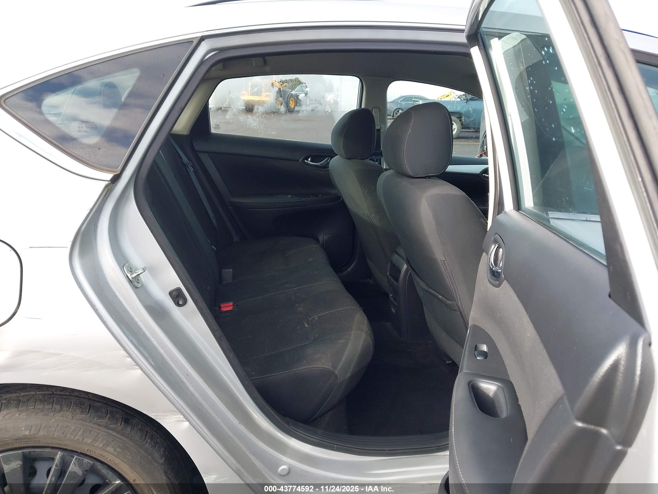 NISSAN SENTRA image 8