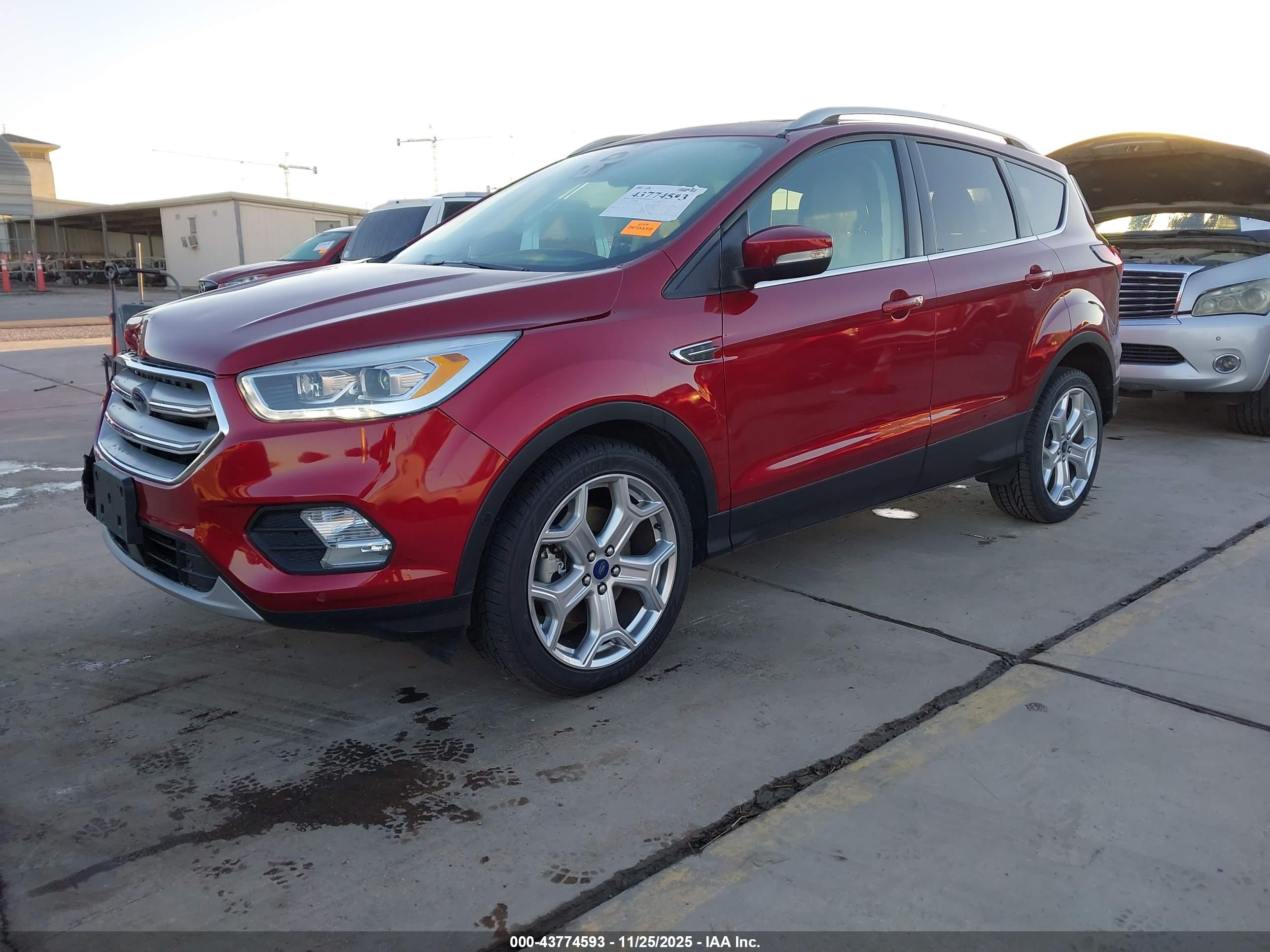FORD ESCAPE image 2