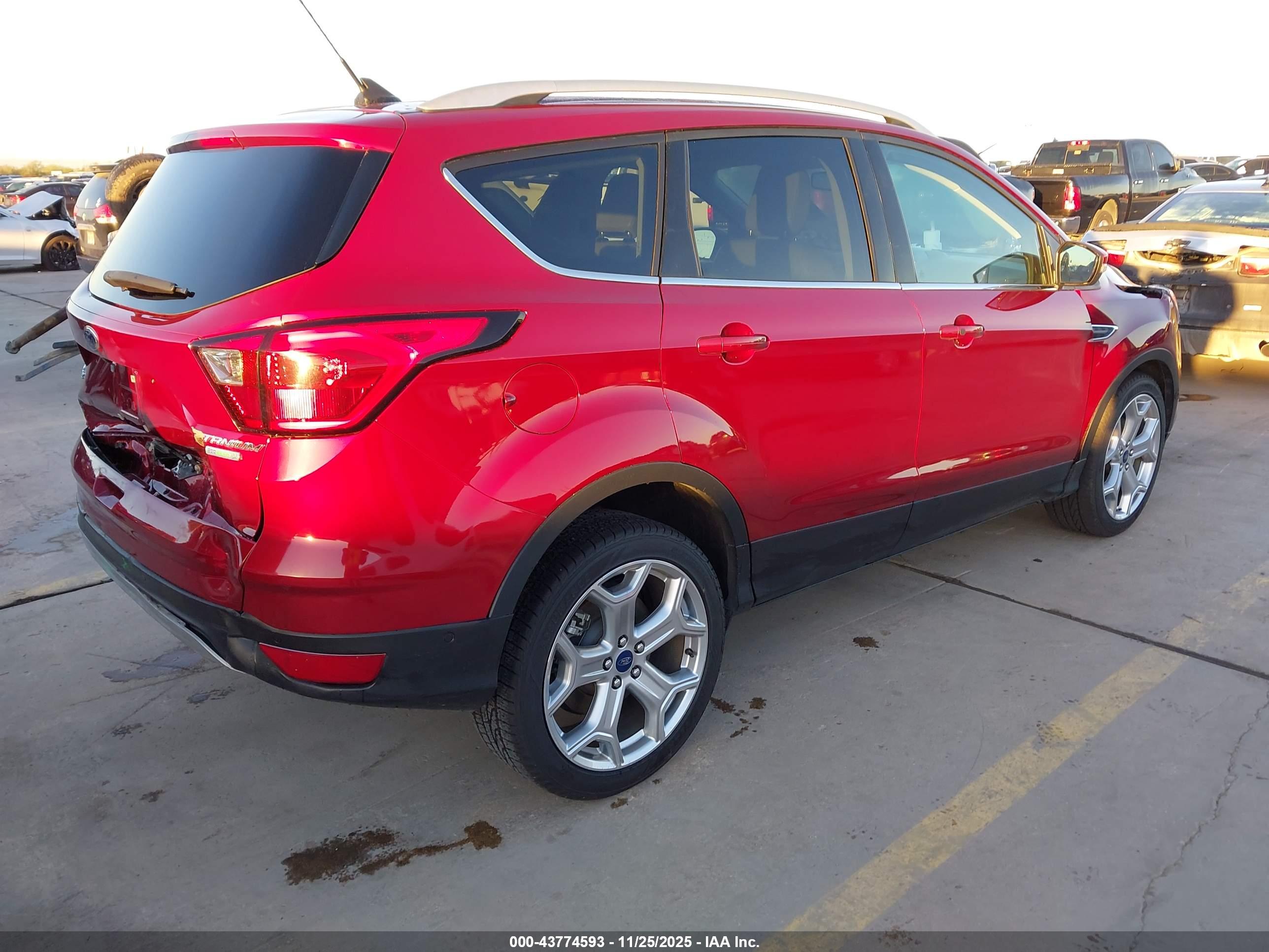 FORD ESCAPE image 4