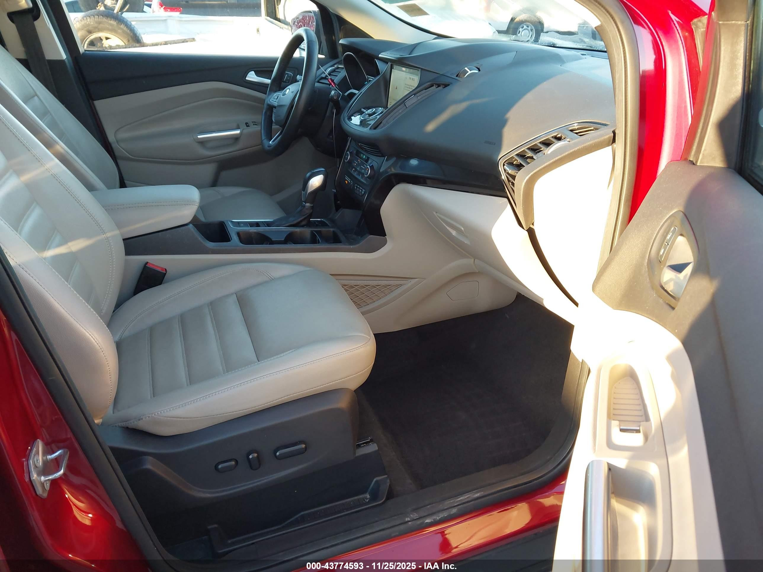 FORD ESCAPE image 5