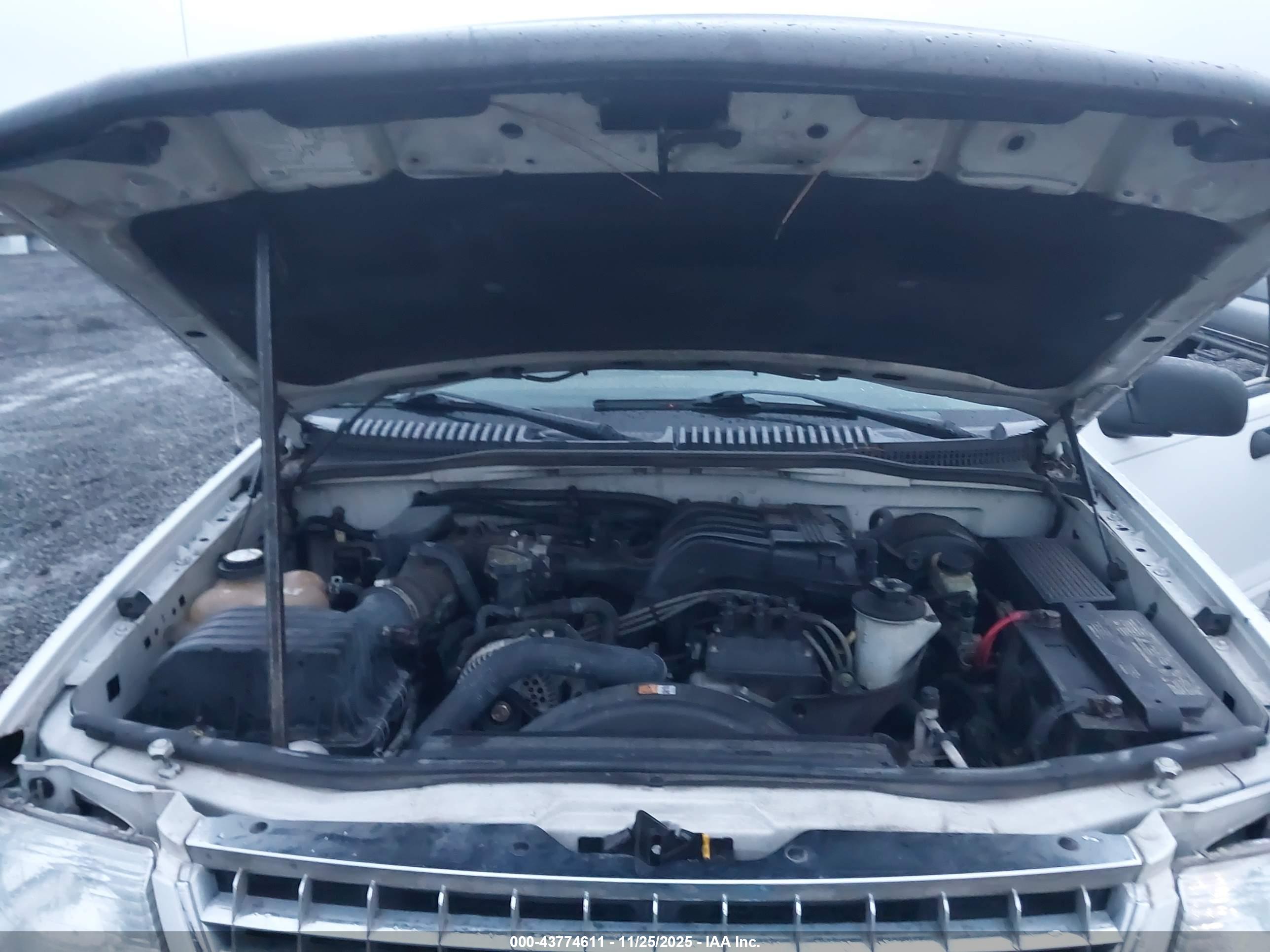 FORD EXPLORER image 10