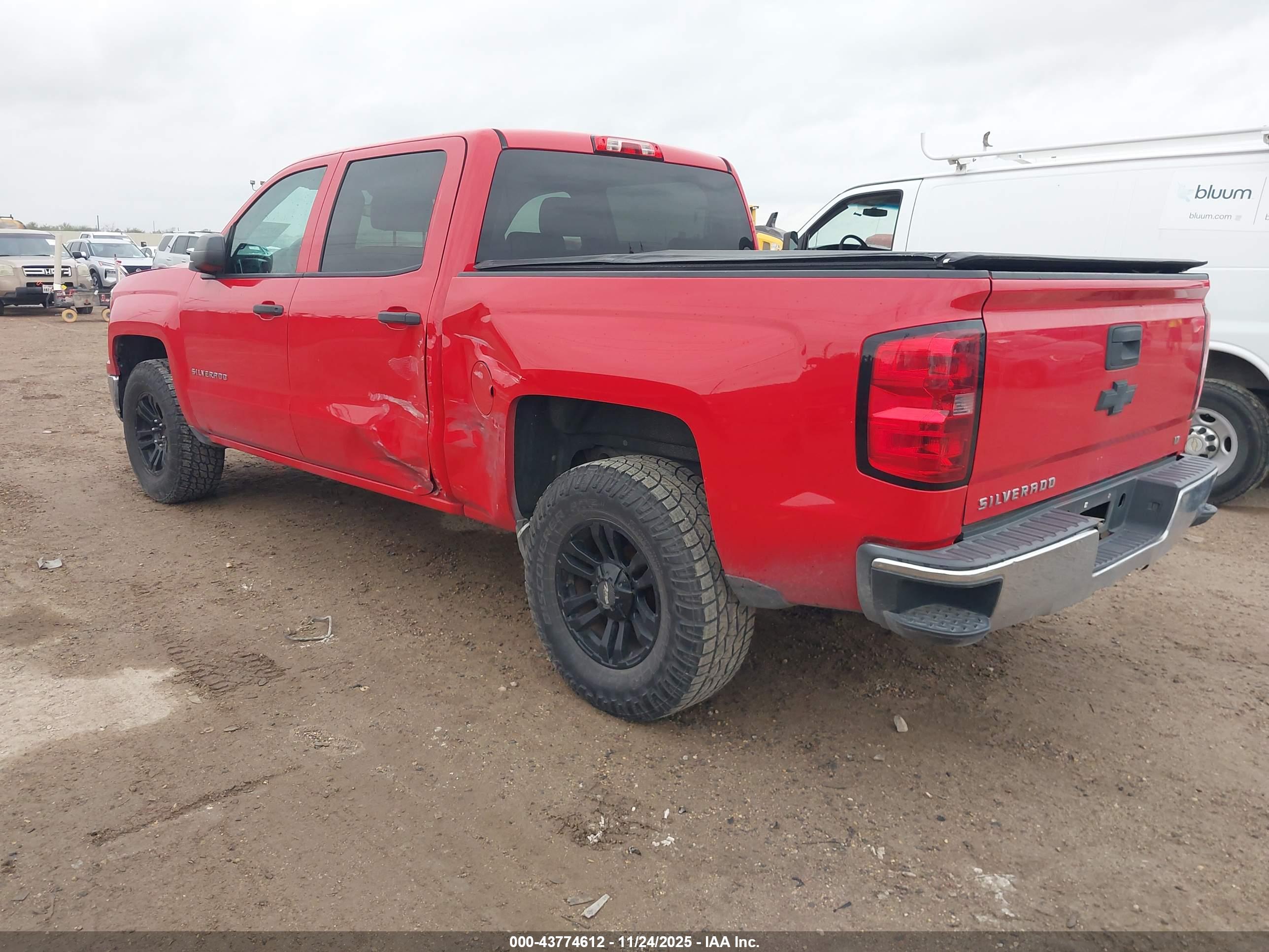 CHEVROLET SILVERADO image 3