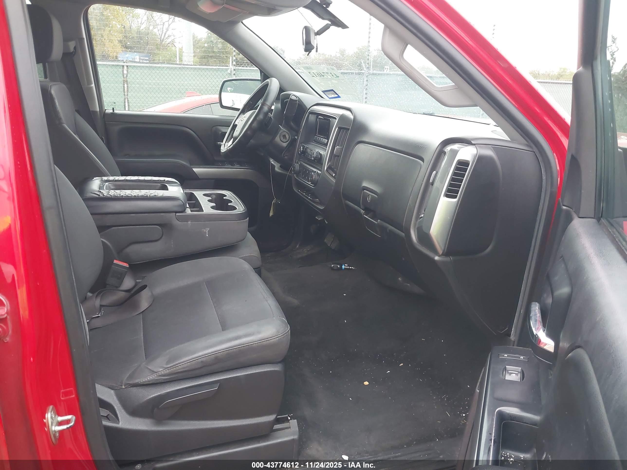 CHEVROLET SILVERADO image 5