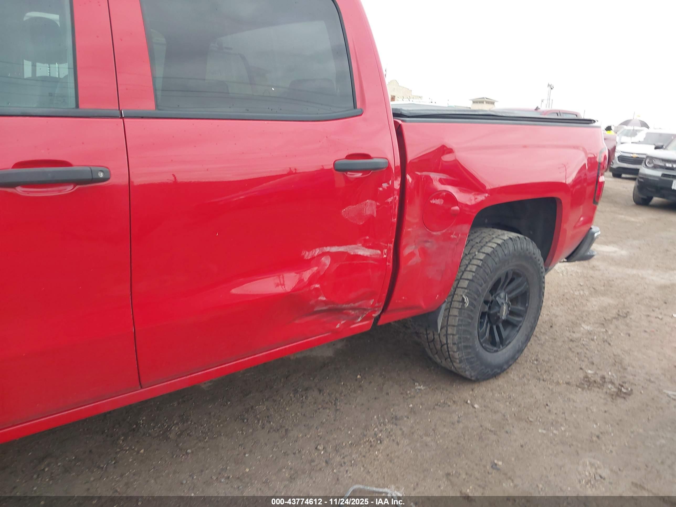 CHEVROLET SILVERADO image 6
