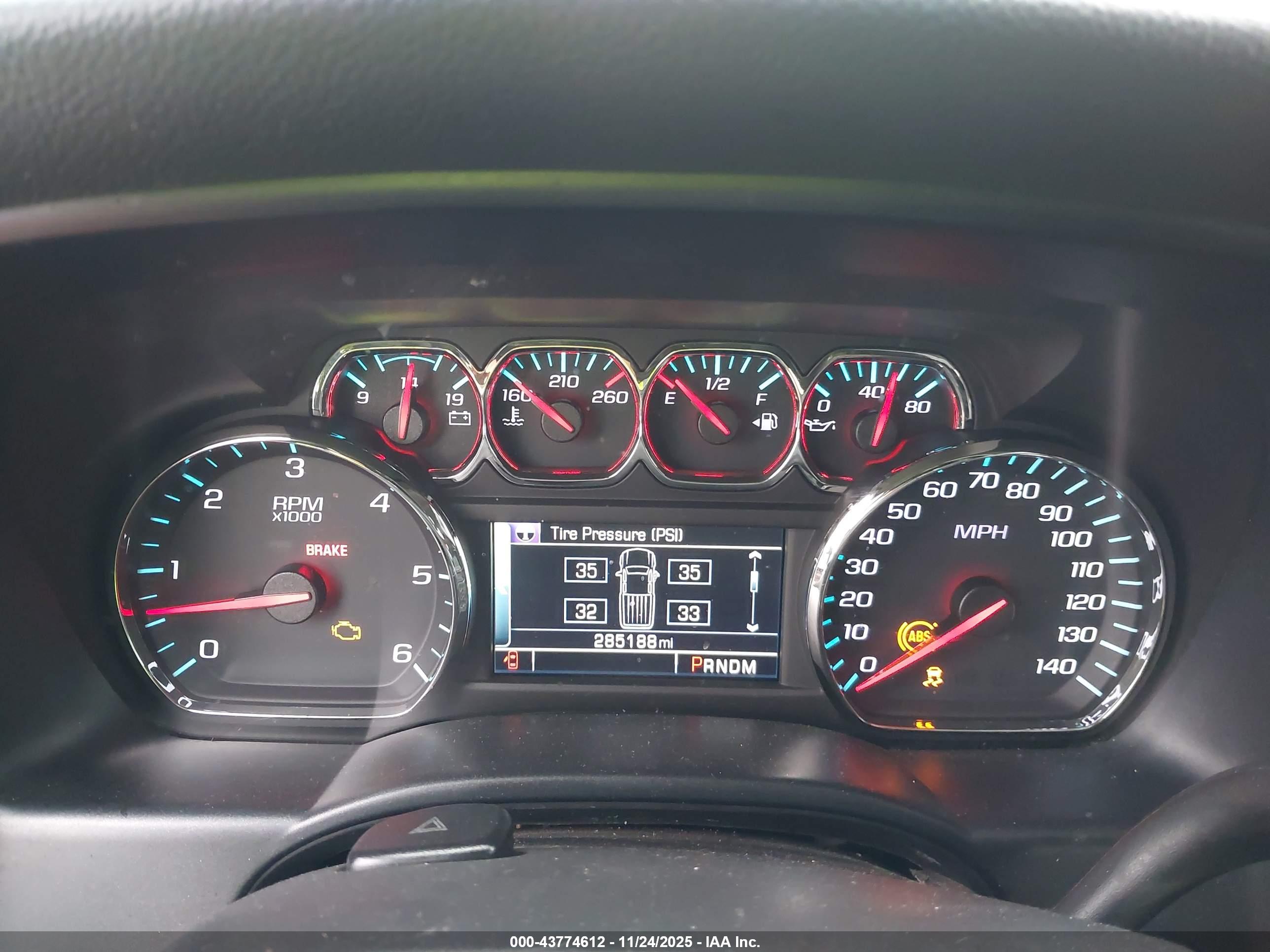 CHEVROLET SILVERADO image 7