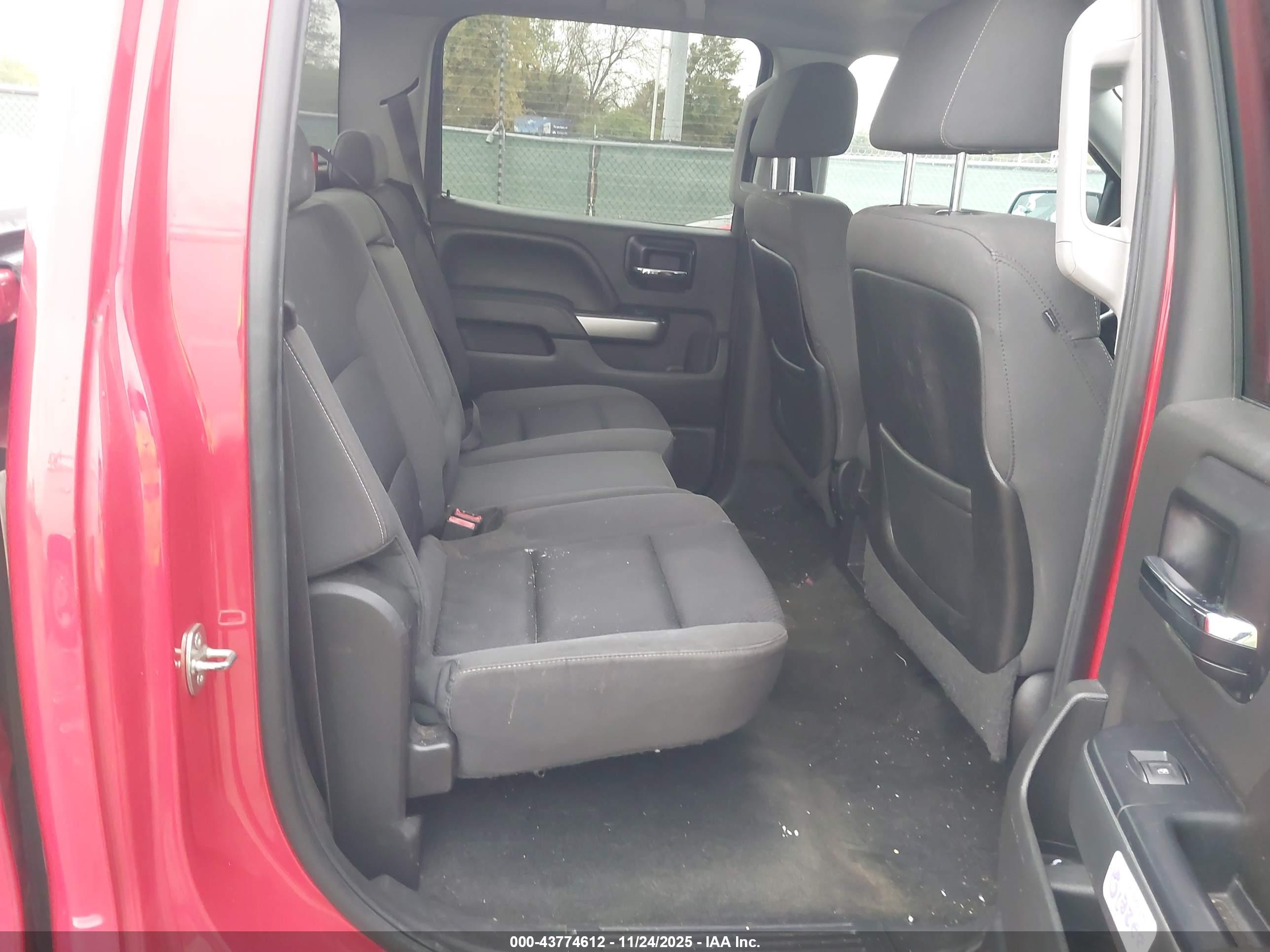 CHEVROLET SILVERADO image 8
