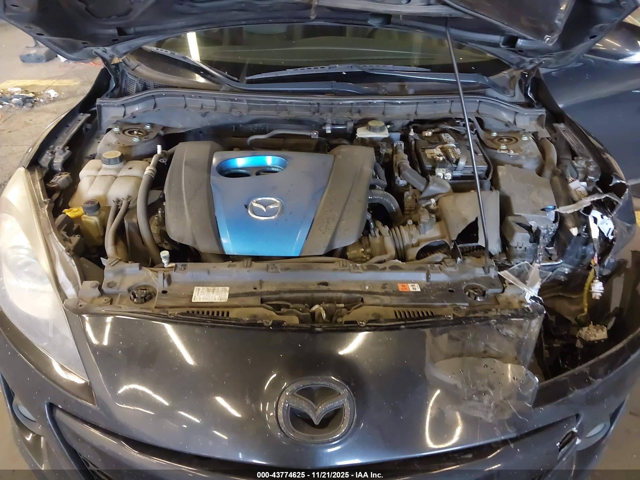 MAZDA MAZDA3 image 10