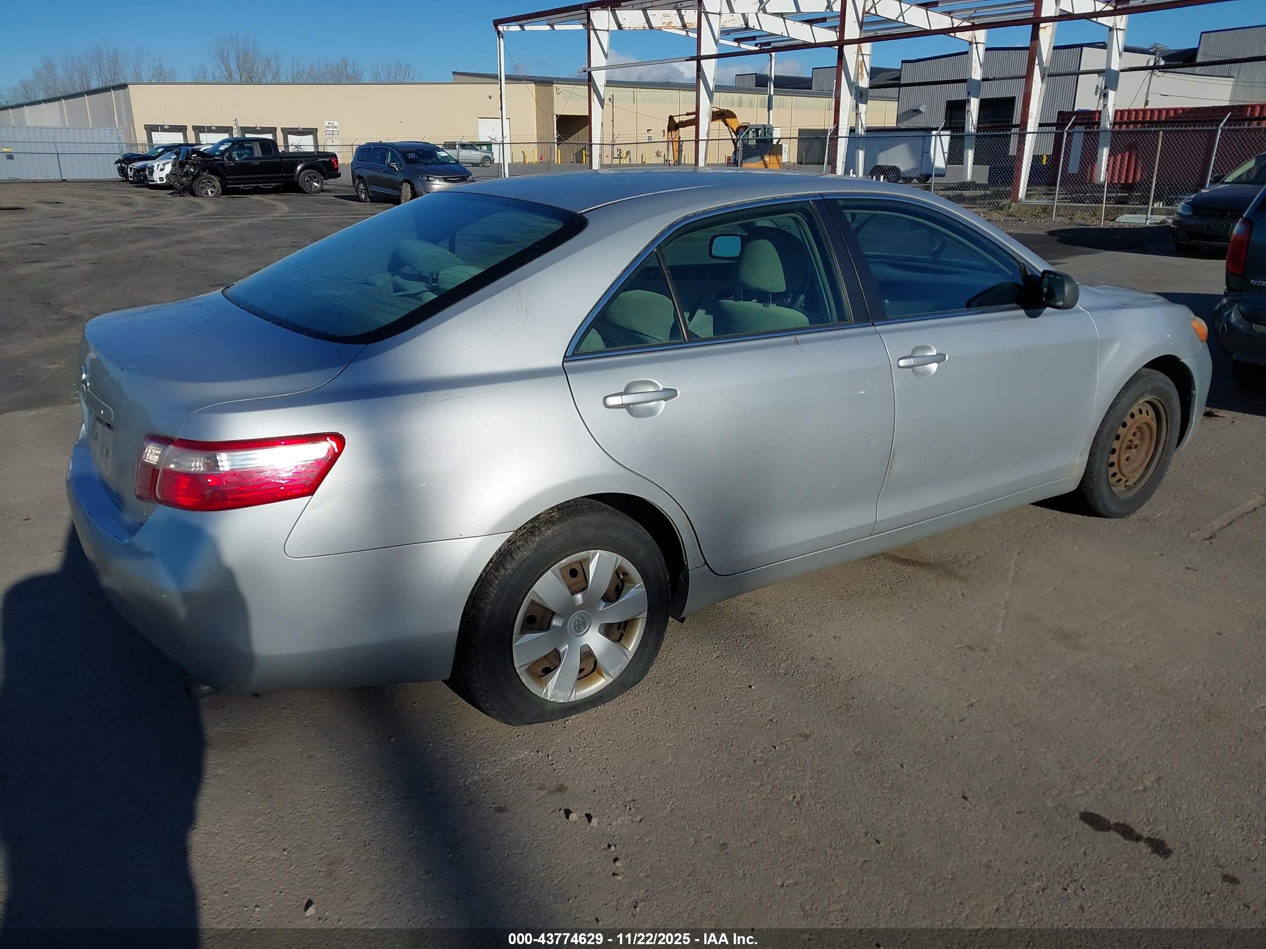 TOYOTA CAMRY image 4