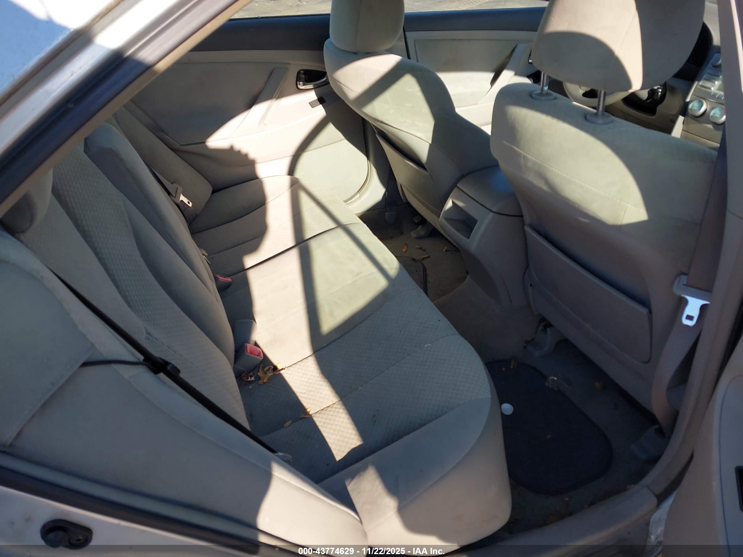 TOYOTA CAMRY image 8