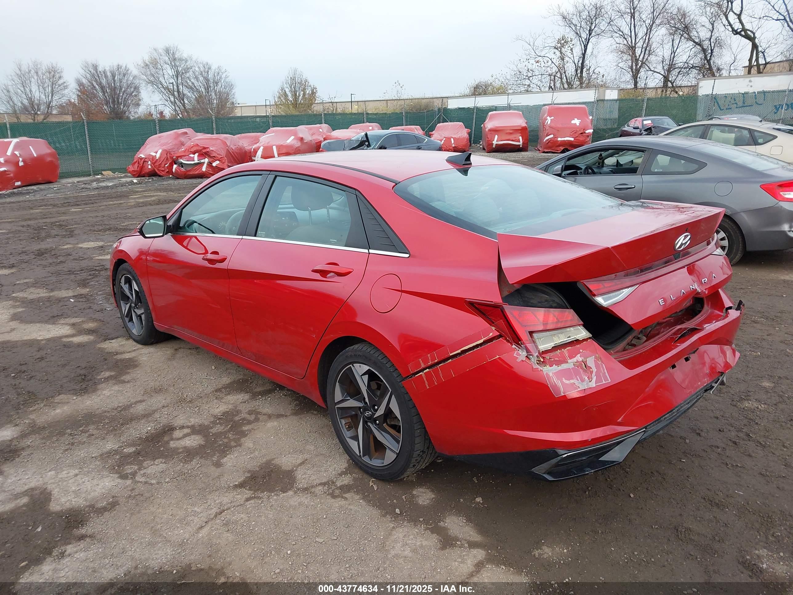 HYUNDAI ELANTRA image 3