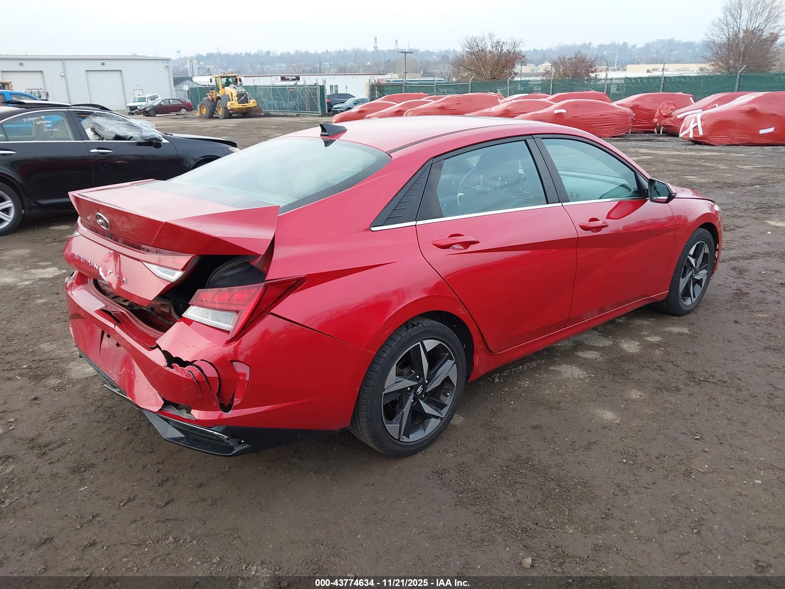 HYUNDAI ELANTRA image 4