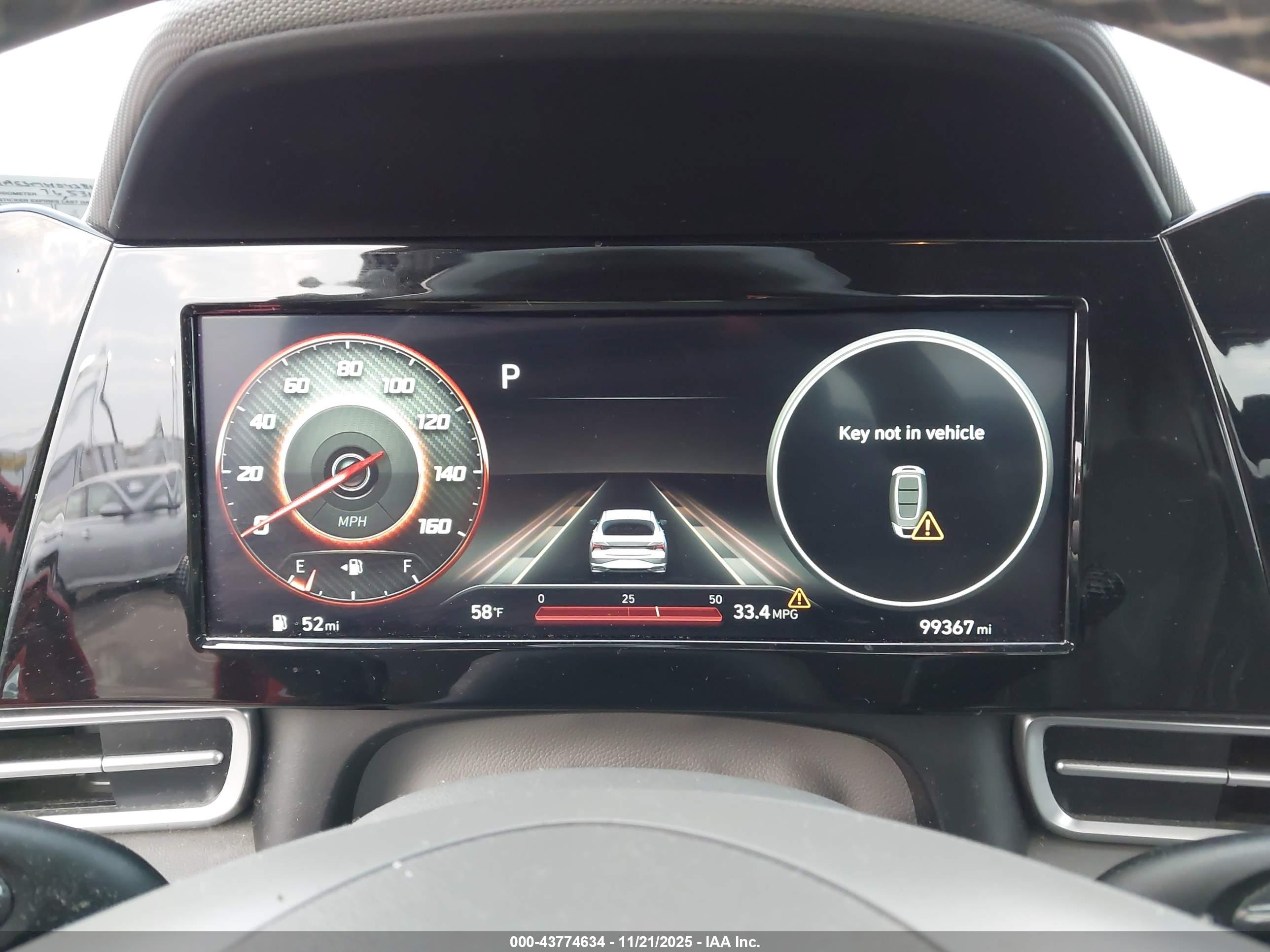 HYUNDAI ELANTRA image 7