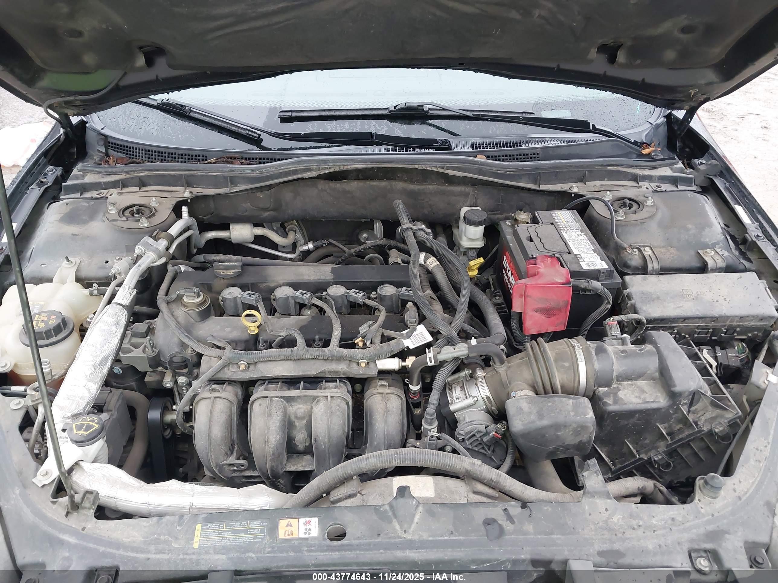 FORD FUSION image 10