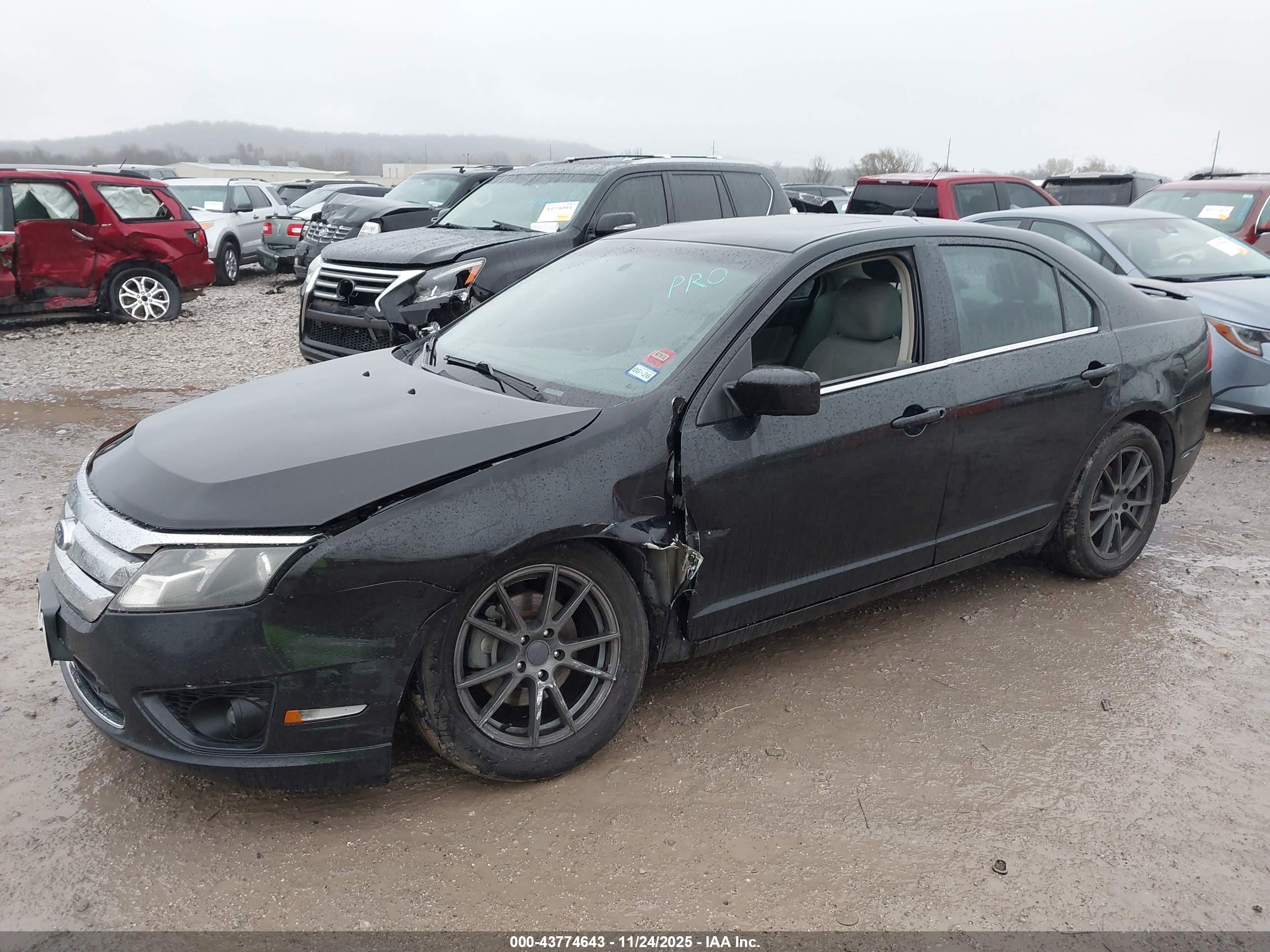 FORD FUSION image 2