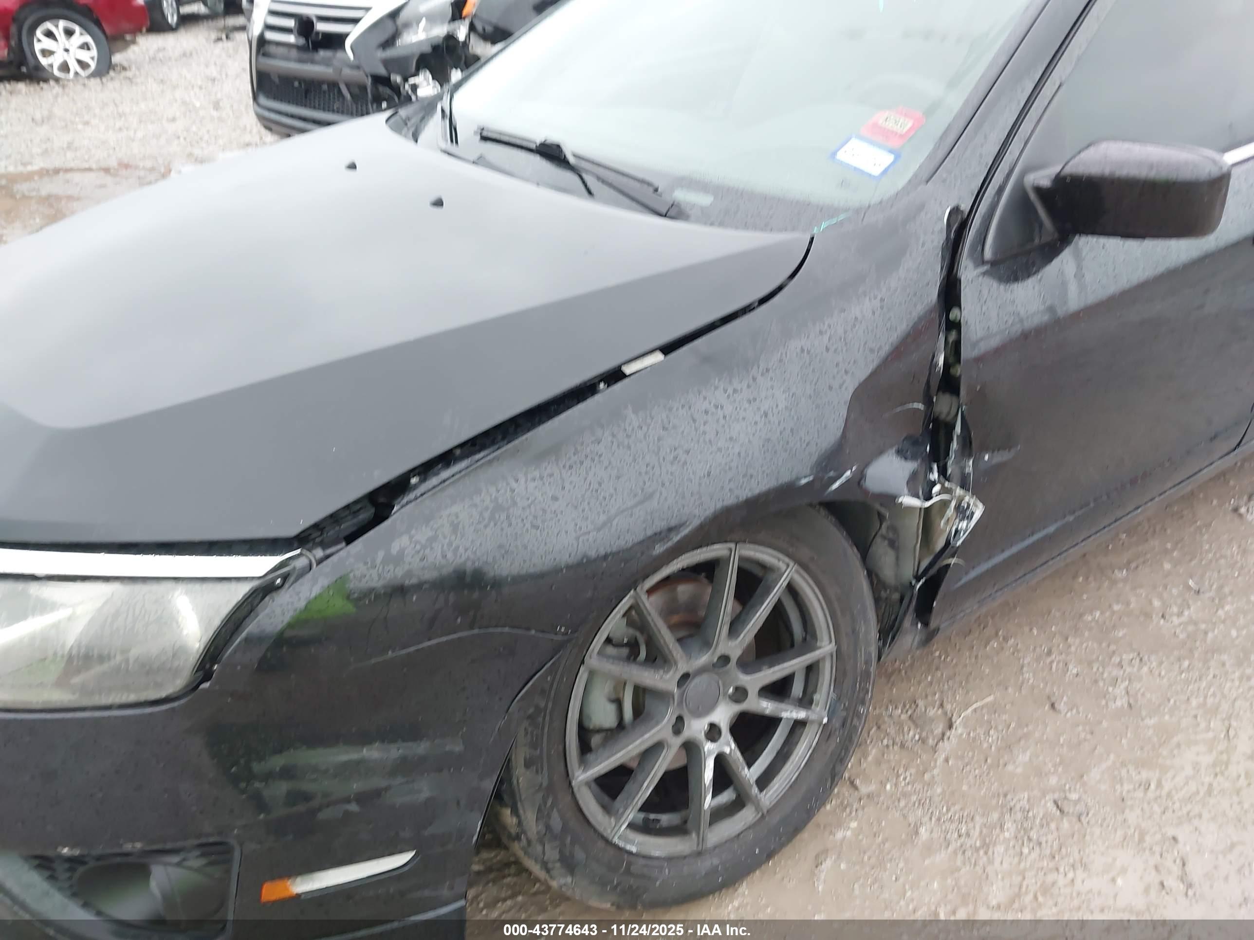 FORD FUSION image 6