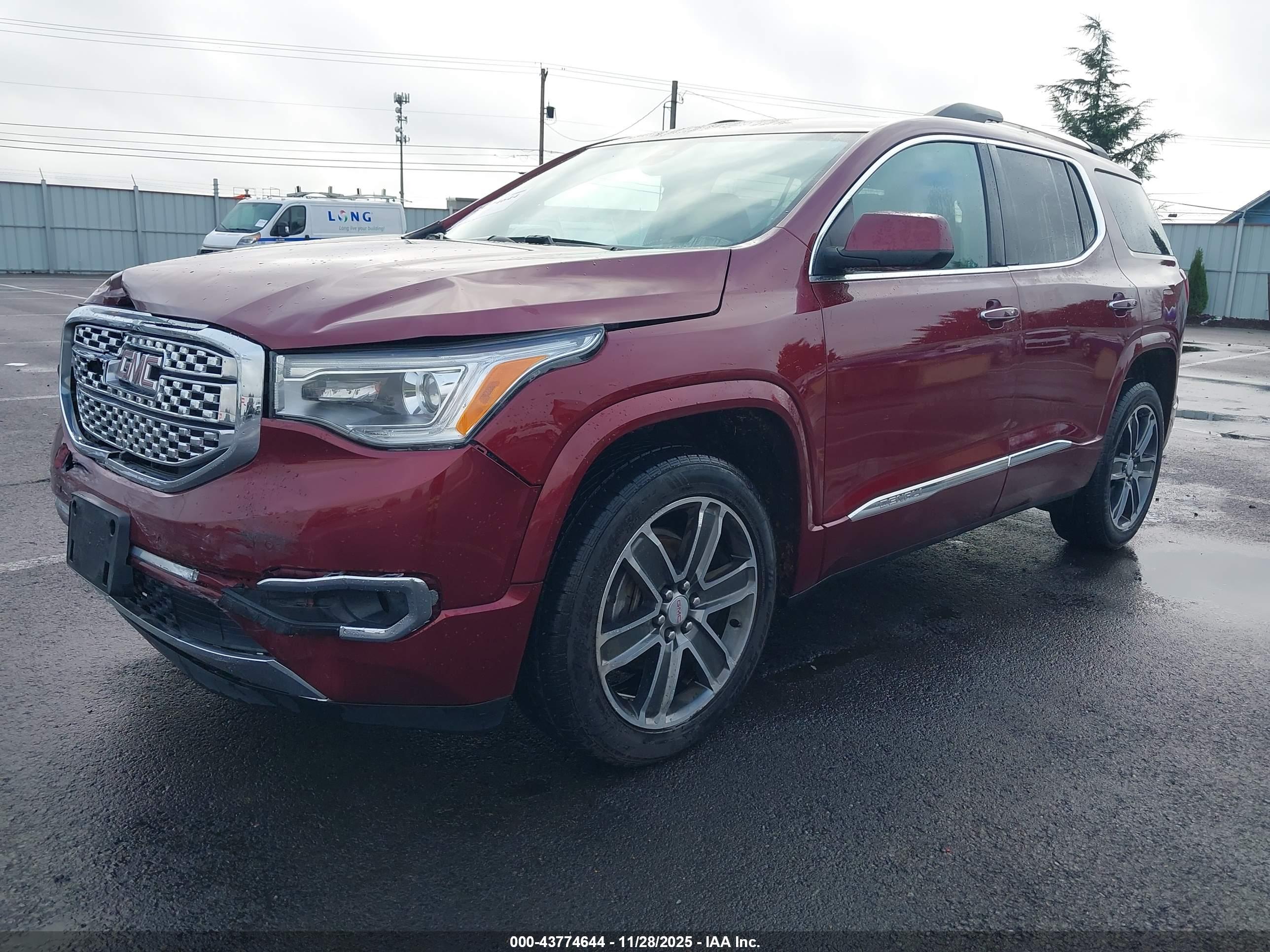 GMC ACADIA image 2