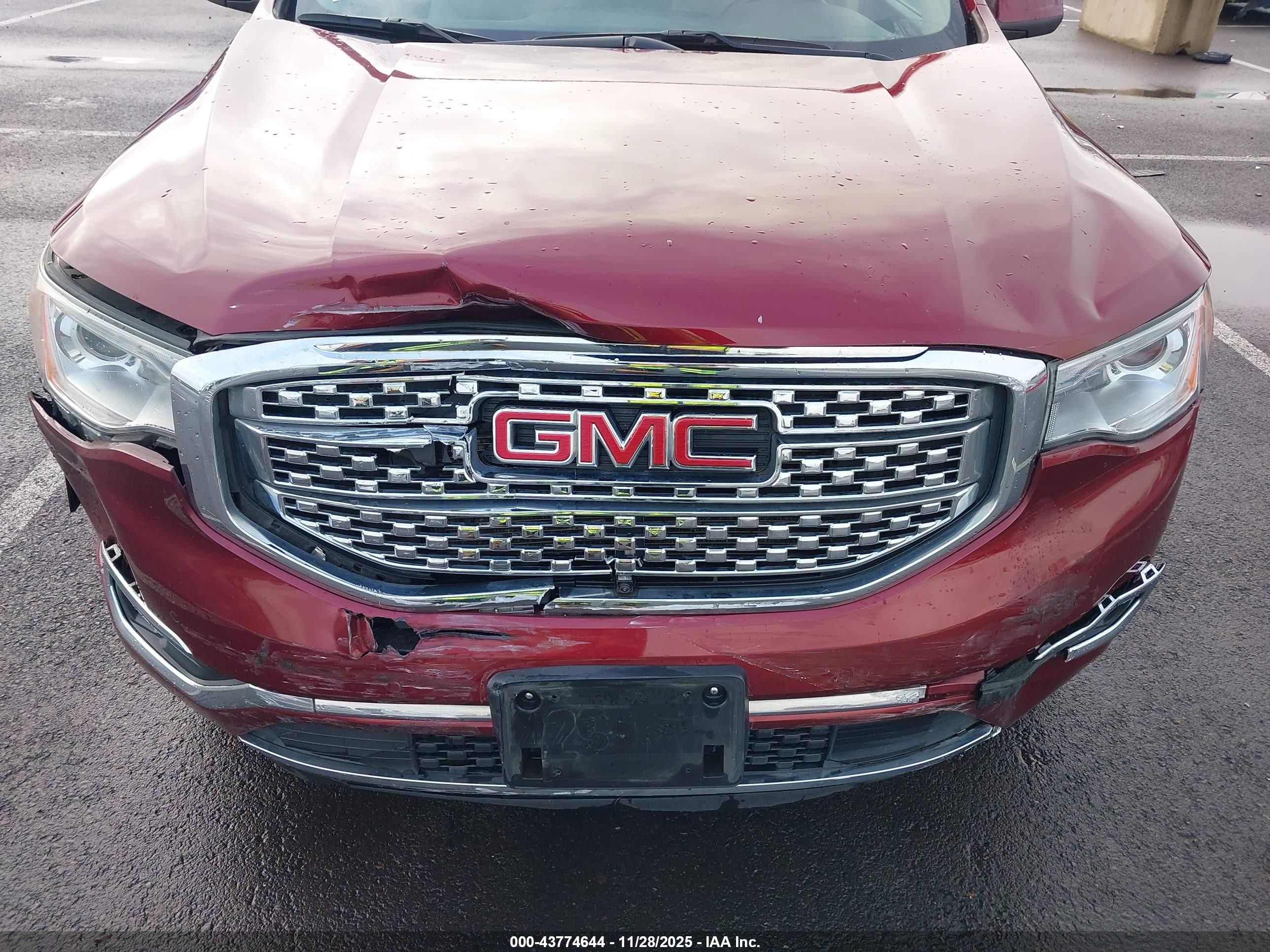 GMC ACADIA image 6